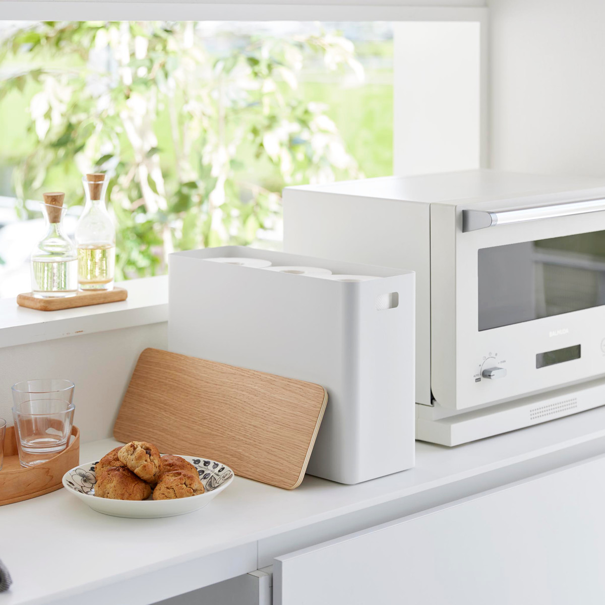 山崎実業 RIN 蓋付きトイレ用品収納 リン ( 4903208013208 リンシリーズ 蓋付き トイレ用品収納 トイレ収納 トイレットペーパー トイレットペーパー収納 トイレ お手洗い 収納 隠して収納 スリム ストッカー フタ付き ) 【ナチュラル】 ナチュラル