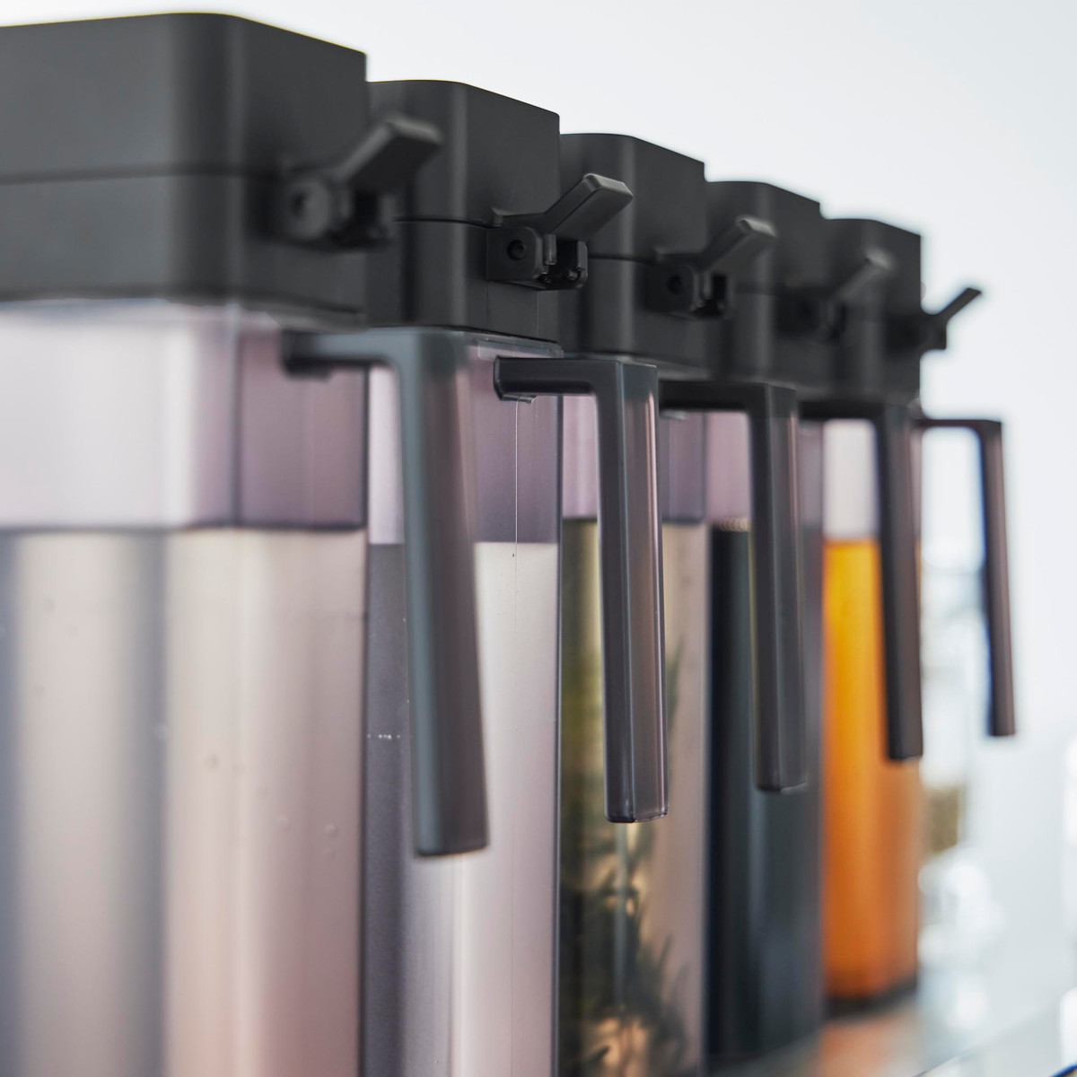 山崎実業 tower 蓋付き調味料ボトル タワー ( 4903208015172 タワーシリーズ 調味料ボトル 蓋付き 詰め替えボトル ボトル オイルボトル オイルポット 詰め替え 詰め替え用 容器 調味料容器 ) 【ホワイト】 ホワイト