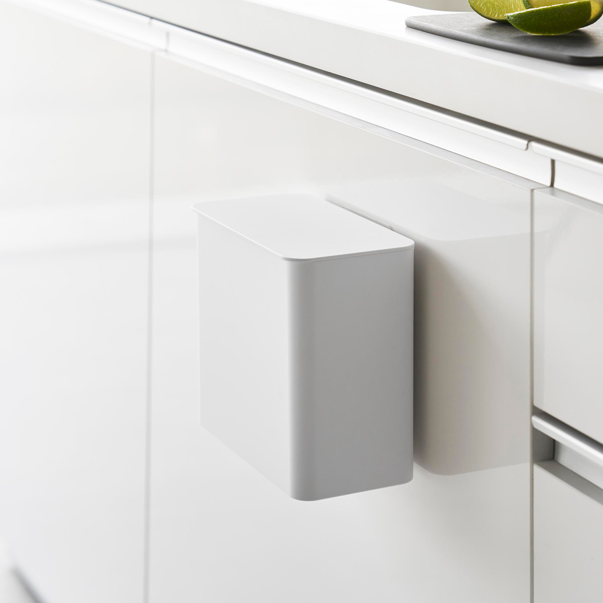 山崎実業 tower フィルムフック 密閉ゴミ箱 タワー ( 4903208015202 タワーシリーズ 密閉 ゴミ箱 ごみ箱 ごみ入れ 1.8L 1.8リットル 卓上 トイレ 洗面所 キッチン 壁 コンパクト 浮かせる 壁面 壁面設置 ) 【ブラック】 ブラック