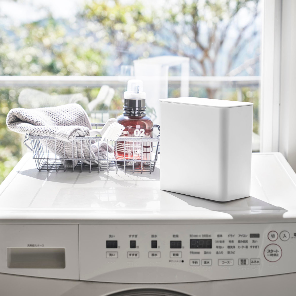 山崎実業 tower フィルムフック 密閉ゴミ箱 タワー ( 4903208015202 タワーシリーズ 密閉 ゴミ箱 ごみ箱 ごみ入れ 1.8L 1.8リットル 卓上 トイレ 洗面所 キッチン 壁 コンパクト 浮かせる 壁面 壁面設置 ) 【ブラック】 ブラック