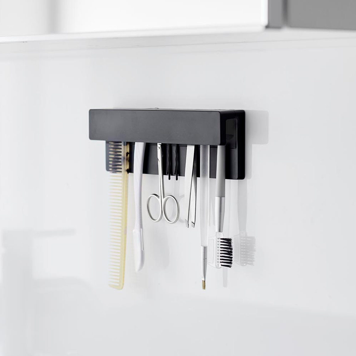 山崎実業 tower フィルムフック差し込み式歯ブラシ&チューブホルダー タワー W18 ( 4903208014977 タワーシリーズ フィルムフック 差し込み式 歯ブラシ&チューブ ホルダー 差し込み ) 【ブラック】 ブラック