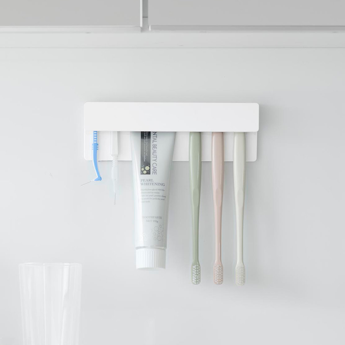 山崎実業 tower フィルムフック差し込み式歯ブラシ&チューブホルダー タワー W18 ( 4903208014977 タワーシリーズ フィルムフック 差し込み式 歯ブラシ&チューブ ホルダー 差し込み ) 【ブラック】 ブラック