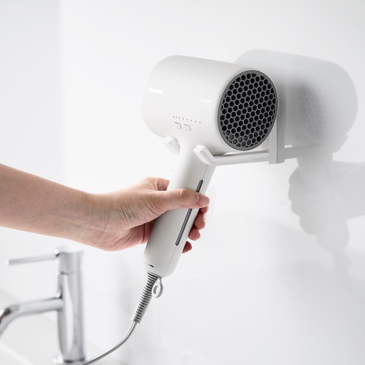 山崎実業 MIST フィルムフックドライヤー&コードホルダー ミスト ( 4903208015301 ミストシリーズ ドライヤーホルダー コードホルダー ホルダー ドライヤー 収納 ラック ヘアドライヤー 電源プラグホルダー フィルムフック )