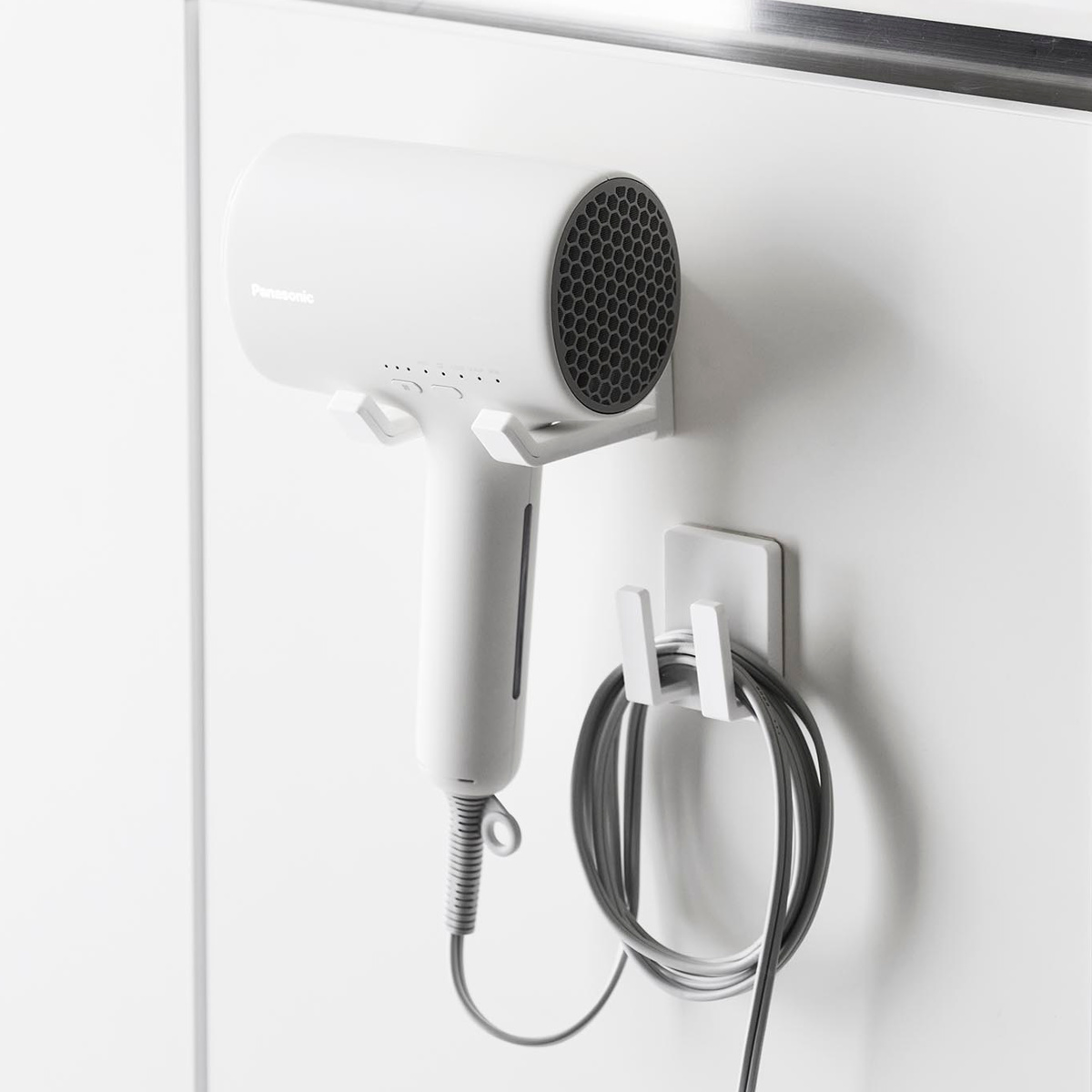 山崎実業 MIST フィルムフックドライヤー&コードホルダー ミスト ( 4903208015301 ミストシリーズ ドライヤーホルダー コードホルダー ホルダー ドライヤー 収納 ラック ヘアドライヤー 電源プラグホルダー フィルムフック )