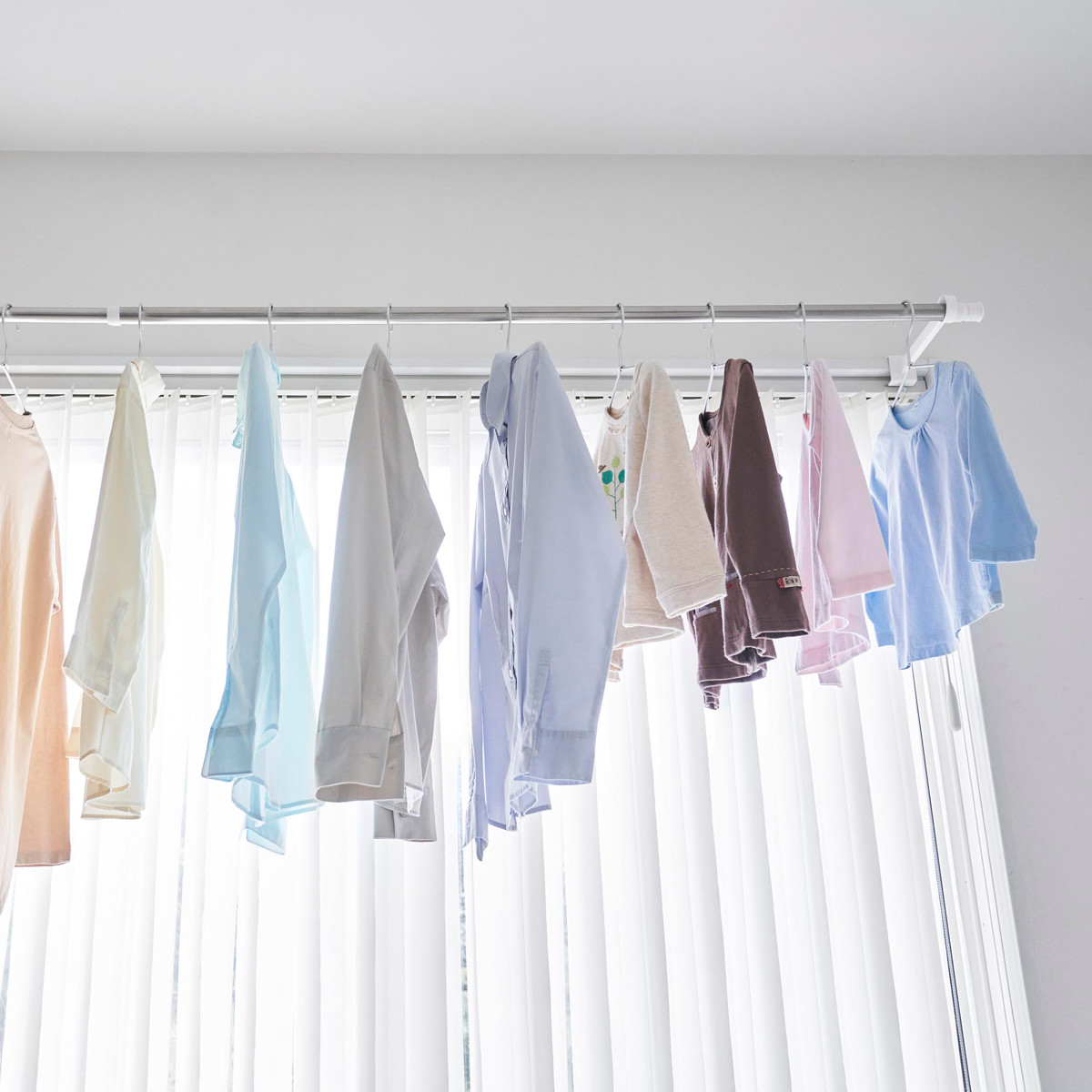 山崎実業 tower 鴨居室内物干しポールホルダー タワー 奥行ワイド ( 4903208015868 タワーシリーズ 鴨居室内物干し ポールホルダー 洗濯ハンガー 室内干し 部屋干し 鴨居 洗濯ポール ドア枠 ハンガー セット ) 【ホワイト】 ホワイト