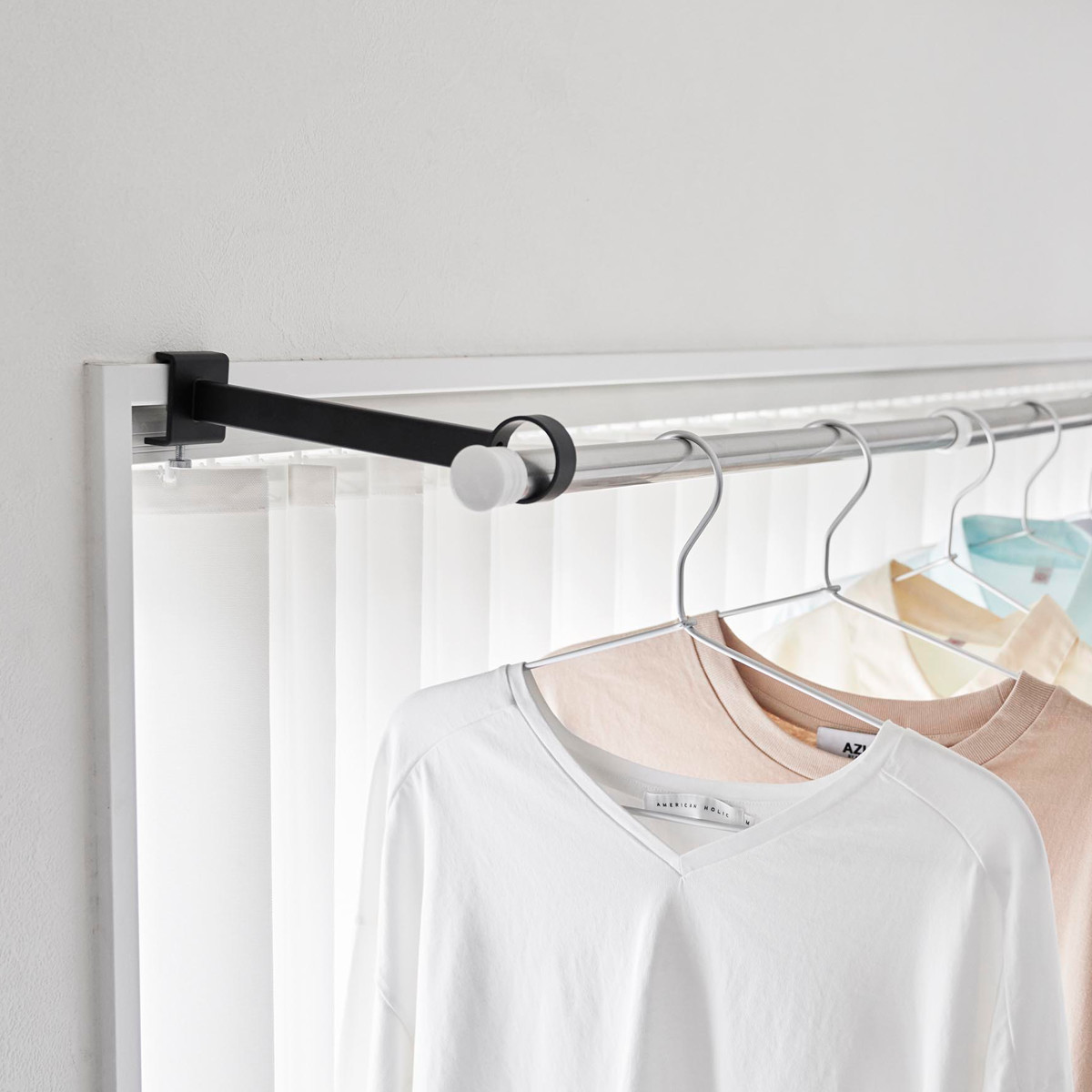 山崎実業 tower 鴨居室内物干しポールホルダー タワー 奥行ワイド ( 4903208015868 タワーシリーズ 鴨居室内物干し ポールホルダー 洗濯ハンガー 室内干し 部屋干し 鴨居 洗濯ポール ドア枠 ハンガー セット ) 【ホワイト】 ホワイト