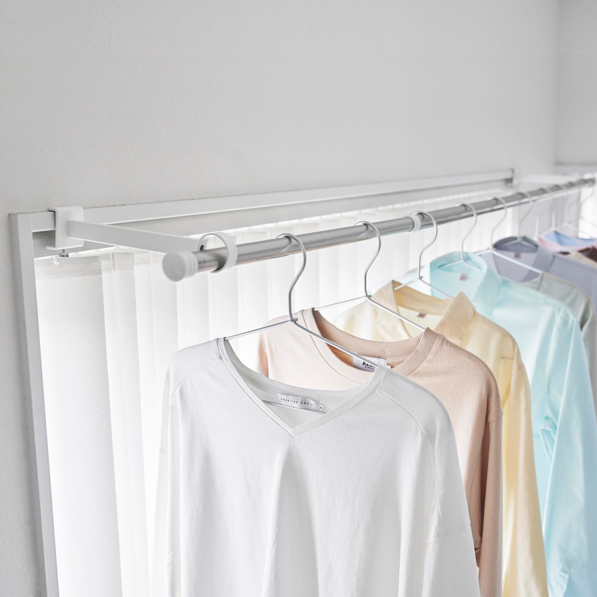 山崎実業 tower 鴨居室内物干しポールホルダー タワー 奥行ワイド ( 4903208015868 タワーシリーズ 鴨居室内物干し ポールホルダー 洗濯ハンガー 室内干し 部屋干し 鴨居 洗濯ポール ドア枠 ハンガー セット ) 【ホワイト】 ホワイト