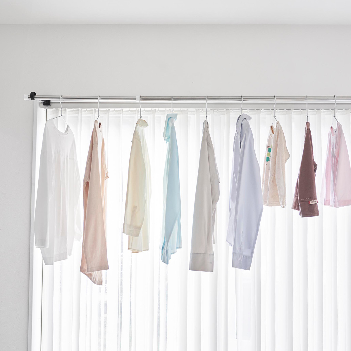 山崎実業 tower 鴨居室内物干しポールホルダー タワー 奥行ワイド ( 4903208015868 タワーシリーズ 鴨居室内物干し ポールホルダー 洗濯ハンガー 室内干し 部屋干し 鴨居 洗濯ポール ドア枠 ハンガー セット ) 【ホワイト】 ホワイト