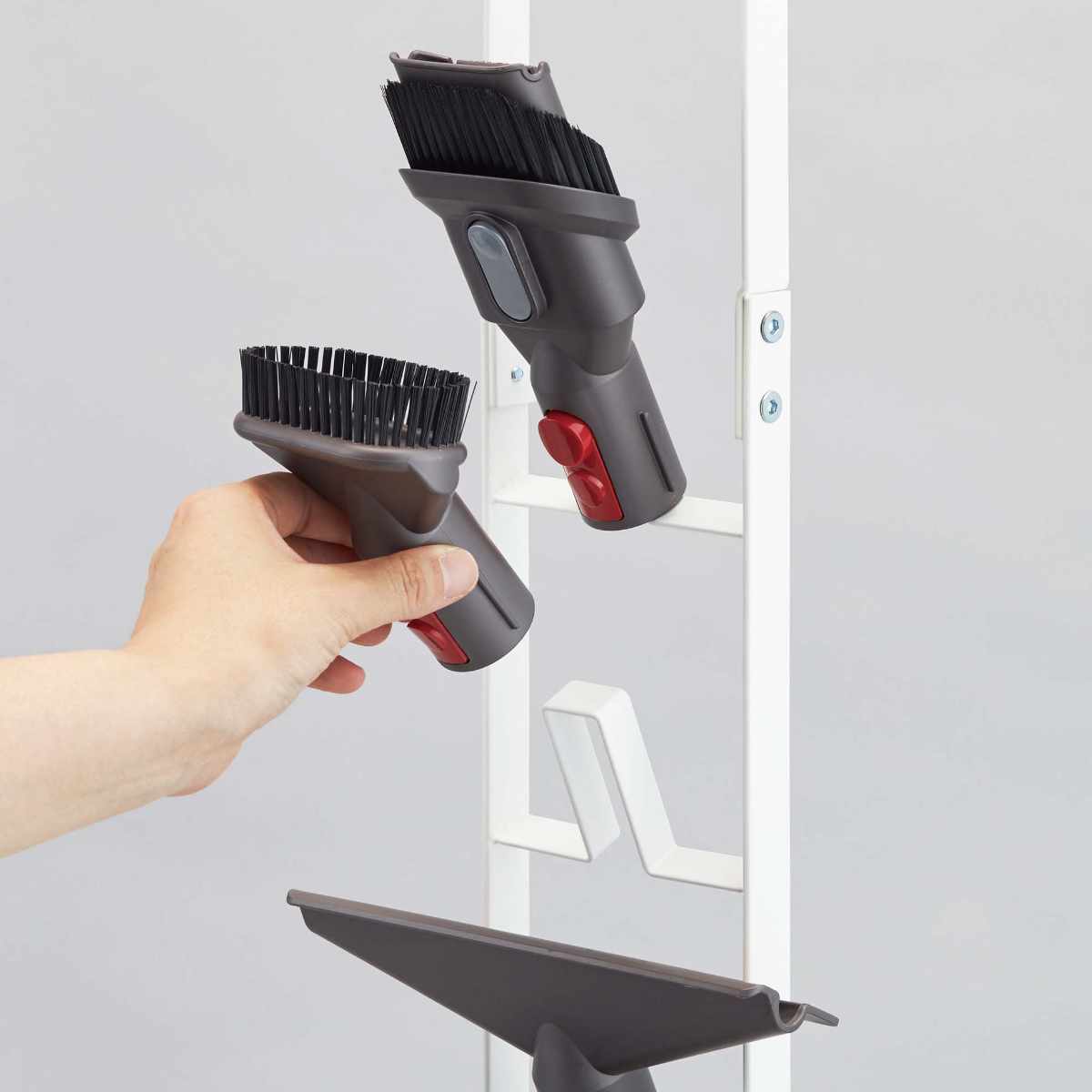 山崎実業 tower コードレスクリーナースタンド タワー ( 4903208035408 タワーシリーズ クリーナースタンド 掃除機スタンド ツールスタンド 掃除機 収納 縦型掃除機スタンド コードレス掃除機スタンド ) 【ホワイト】 ホワイト