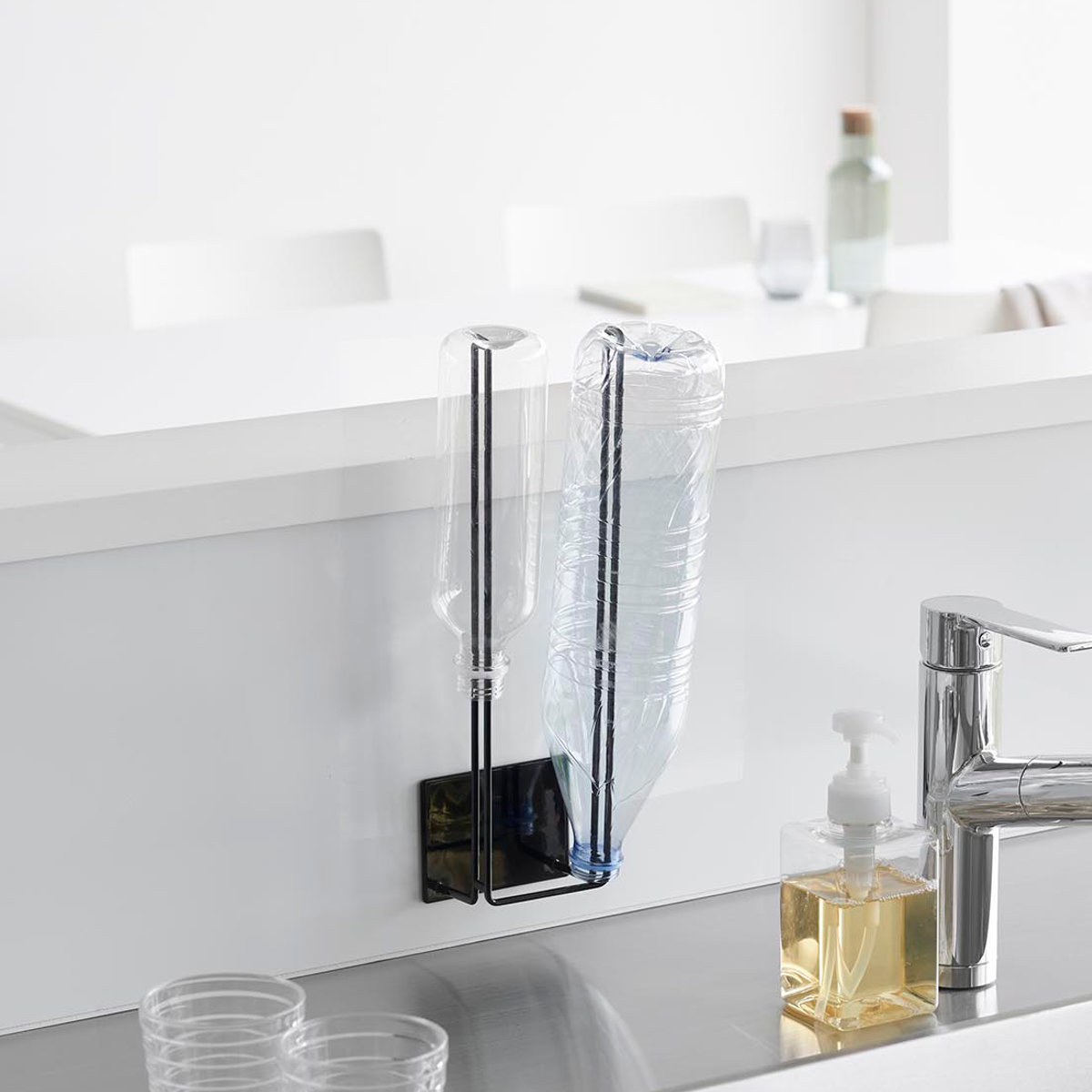 山崎実業 tower マグネットグローブホルダー タワー ( 4903208015226 タワーシリーズ マグネット グローブホルダー ゴム手袋ホルダー グローブ ゴム手袋 マグネット式 磁石 ゴム手袋収納 ゴム手袋ハンガー ) 【ブラック】 ブラック