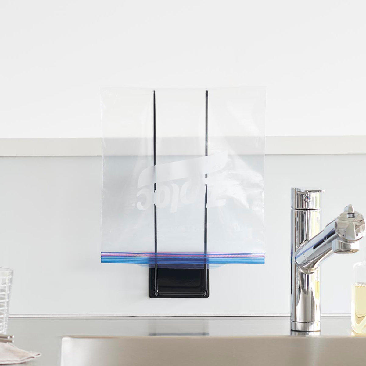 山崎実業 tower マグネットグローブホルダー タワー ( 4903208015226 タワーシリーズ マグネット グローブホルダー ゴム手袋ホルダー グローブ ゴム手袋 マグネット式 磁石 ゴム手袋収納 ゴム手袋ハンガー ) 【ブラック】 ブラック