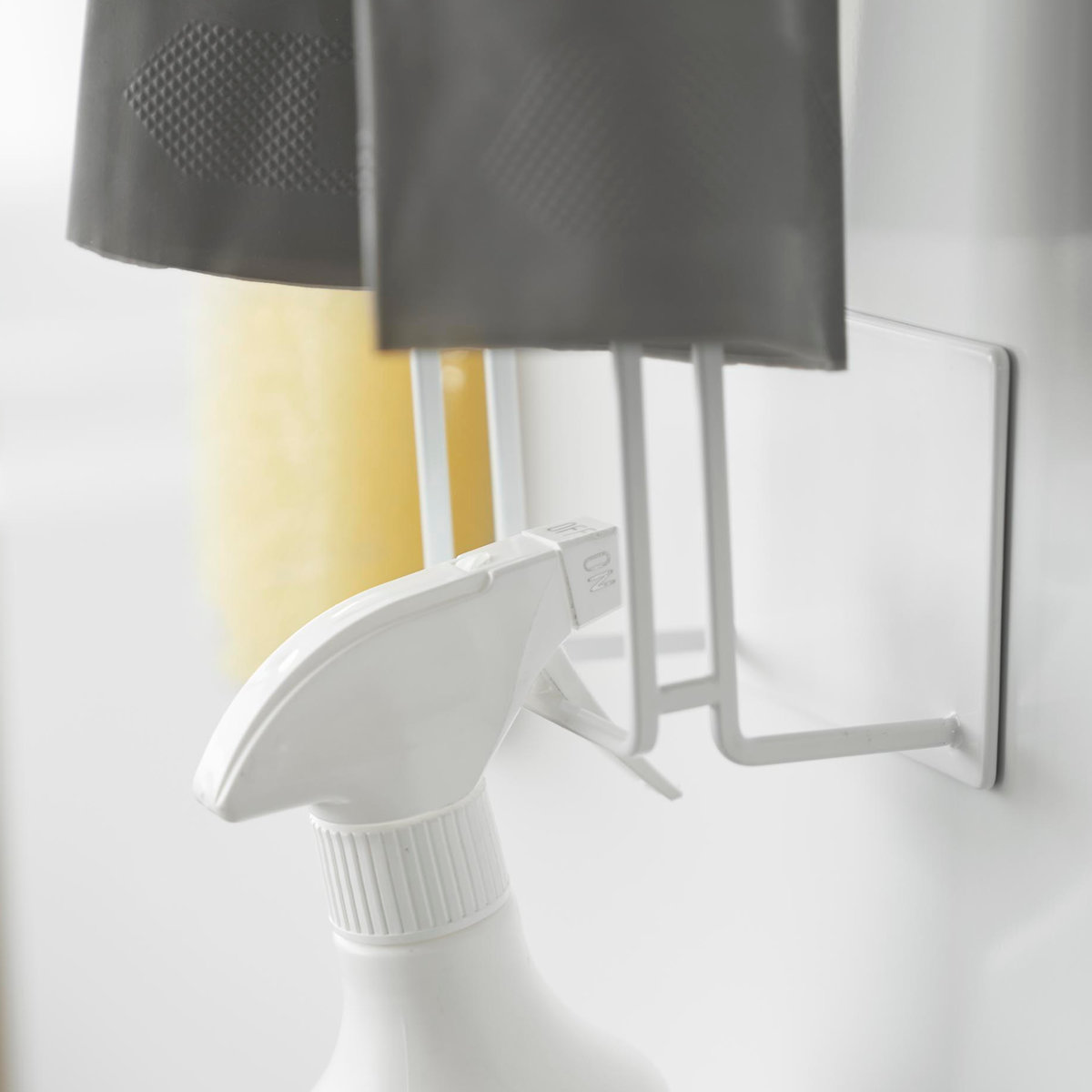 山崎実業 tower マグネットグローブホルダー タワー ( 4903208015226 タワーシリーズ マグネット グローブホルダー ゴム手袋ホルダー グローブ ゴム手袋 マグネット式 磁石 ゴム手袋収納 ゴム手袋ハンガー ) 【ブラック】 ブラック