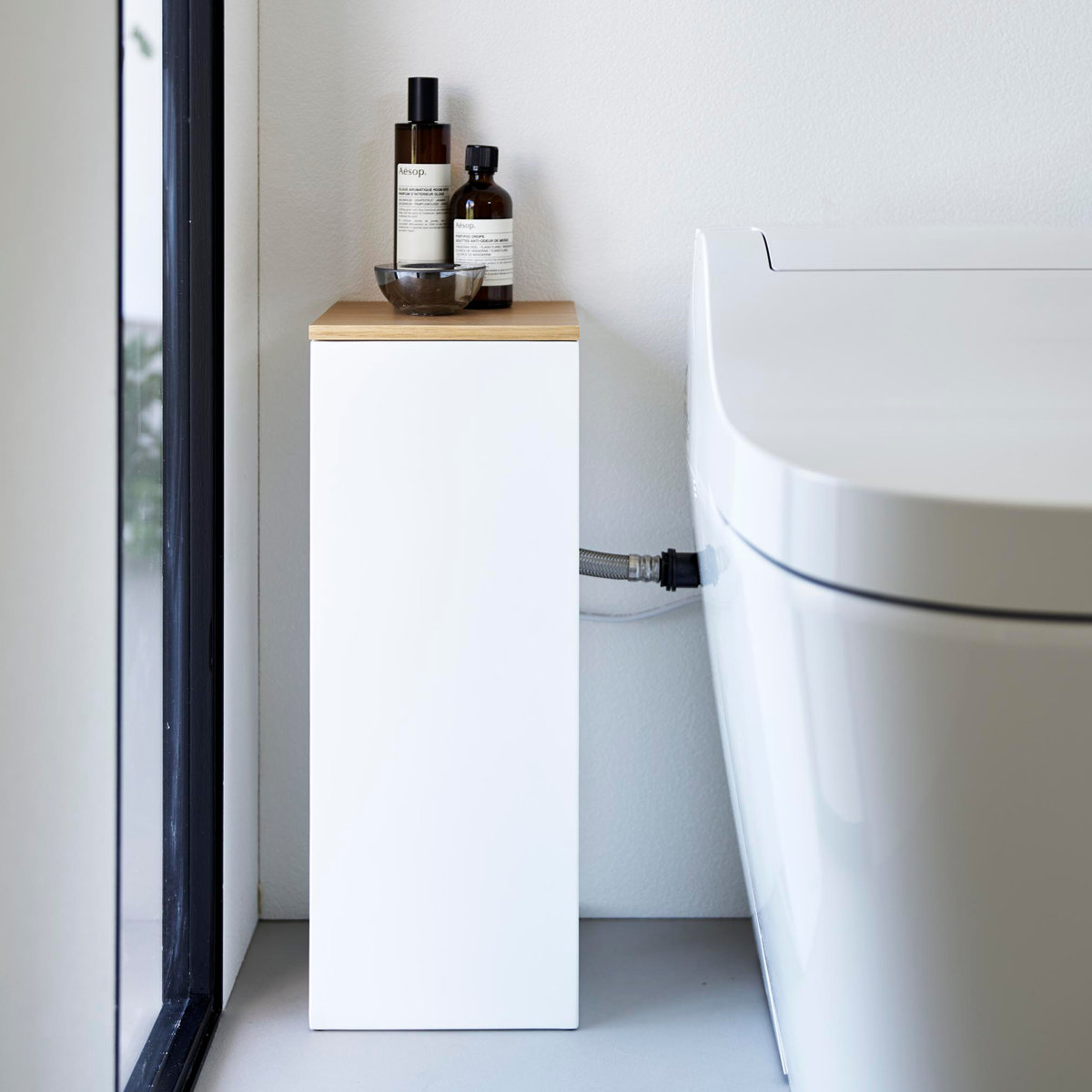 山崎実業 tower 目隠しトイレ配管カバー タワー ( 4903208052238 タワーシリーズ 目隠し トイレ配管カバー 配管カバー トイレ 配管 電源コード 隠す収納 収納 隠す トイレ収納 カバー スリム 天板 ) 【ブラック】 ブラック