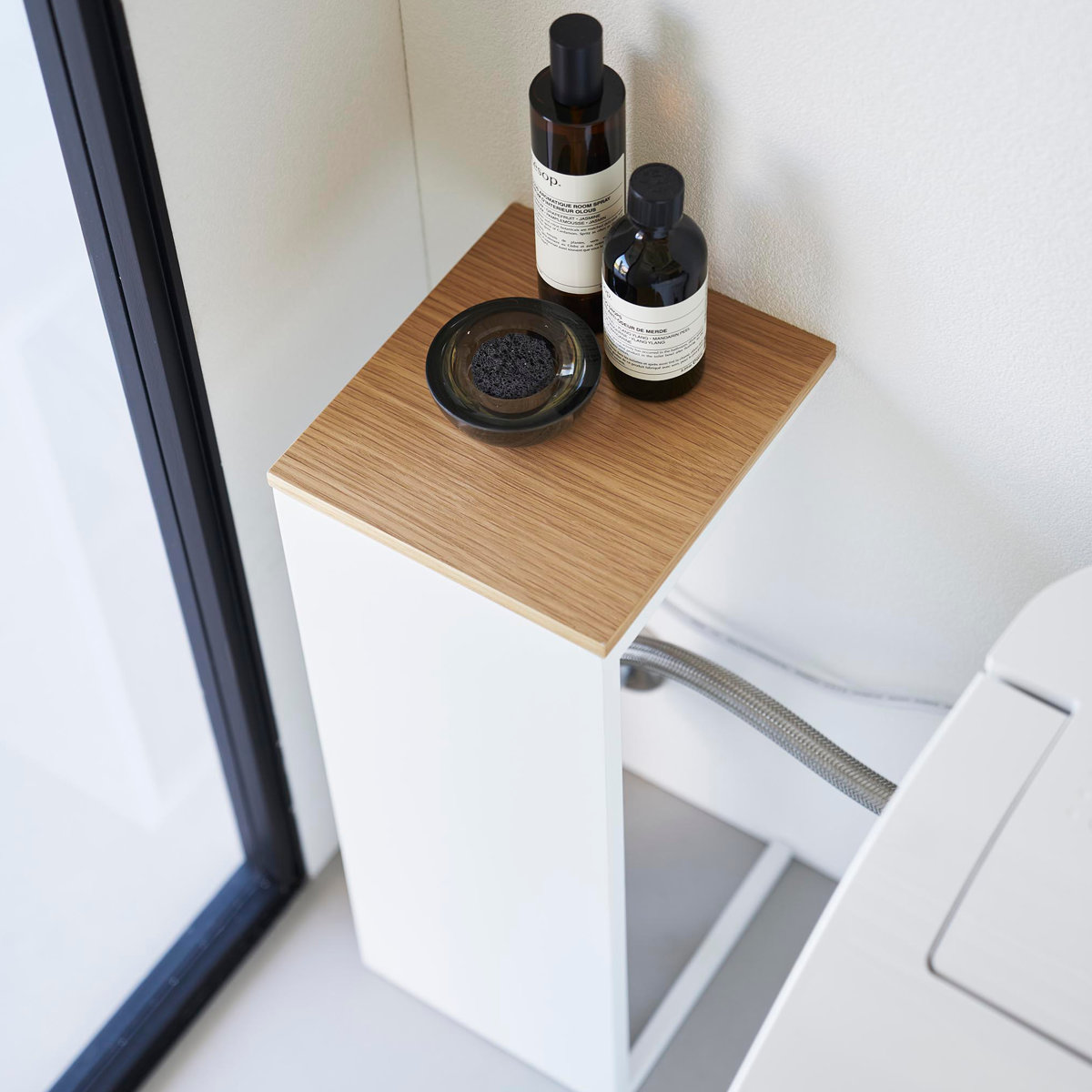 山崎実業 tower 目隠しトイレ配管カバー タワー ( 4903208052238 タワーシリーズ 目隠し トイレ配管カバー 配管カバー トイレ 配管 電源コード 隠す収納 収納 隠す トイレ収納 カバー スリム 天板 ) 【ブラック】 ブラック