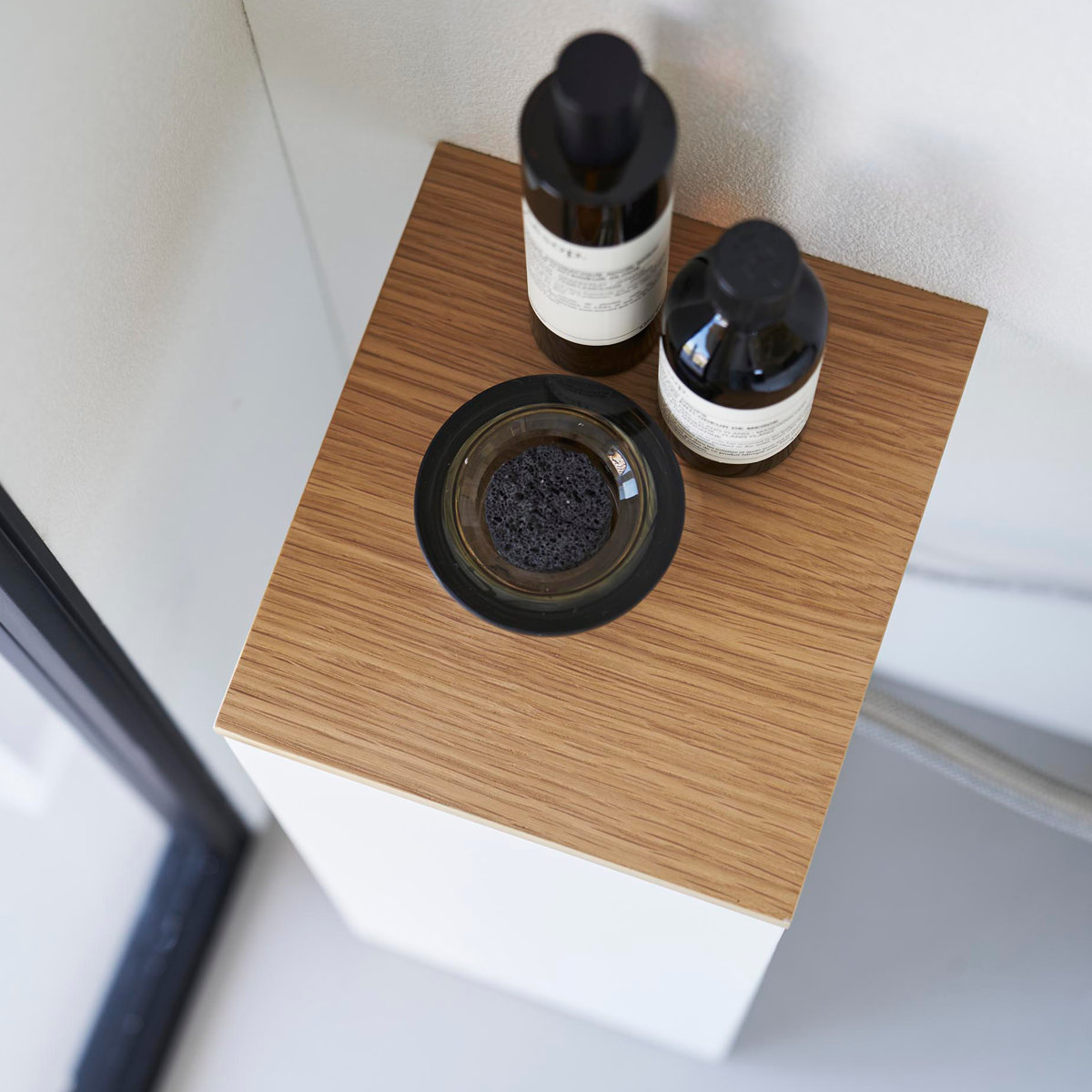 山崎実業 tower 目隠しトイレ配管カバー タワー ( 4903208052238 タワーシリーズ 目隠し トイレ配管カバー 配管カバー トイレ 配管 電源コード 隠す収納 収納 隠す トイレ収納 カバー スリム 天板 ) 【ブラック】 ブラック