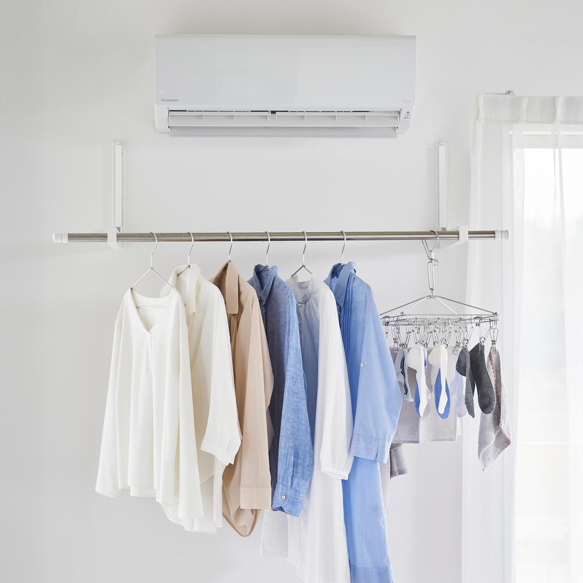 山崎実業 tower ウォール折り畳み物干し竿ホルダー タワー 2個組 石こうボード壁対応 ( 4903208019217 タワーシリーズ 折り畳み物干し竿ホルダー 壁対応 石こうボード 物干し竿ホルダー 竿ホルダー 2個 ) 【ホワイト】 ホワイト