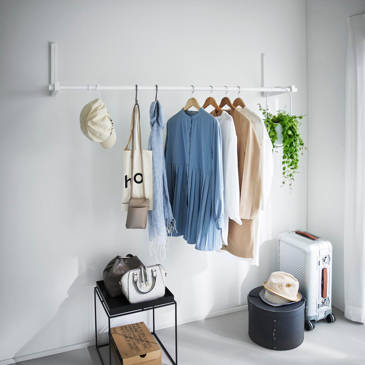 山崎実業 tower ウォール折り畳み物干し竿ホルダー タワー 2個組 石こうボード壁対応 ( 4903208019217 タワーシリーズ 折り畳み物干し竿ホルダー 壁対応 石こうボード 物干し竿ホルダー 竿ホルダー 2個 ) 【ホワイト】 ホワイト