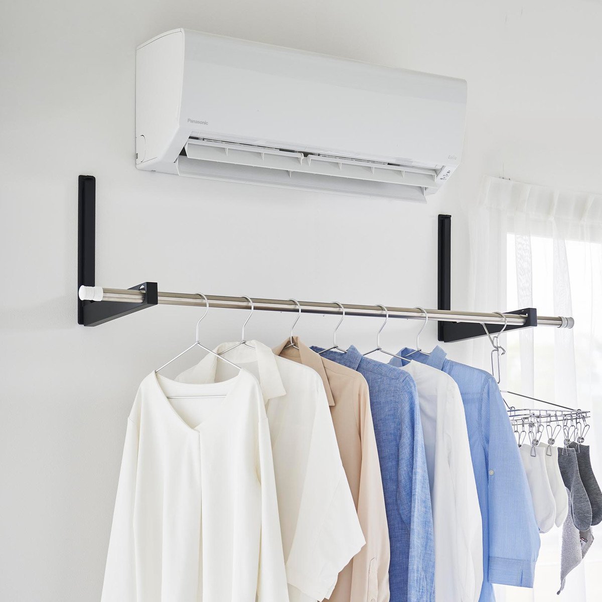 山崎実業 tower ウォール折り畳み物干し竿ホルダー タワー 2個組 石こうボード壁対応 ( 4903208019217 タワーシリーズ 折り畳み物干し竿ホルダー 壁対応 石こうボード 物干し竿ホルダー 竿ホルダー 2個 ) 【ホワイト】 ホワイト