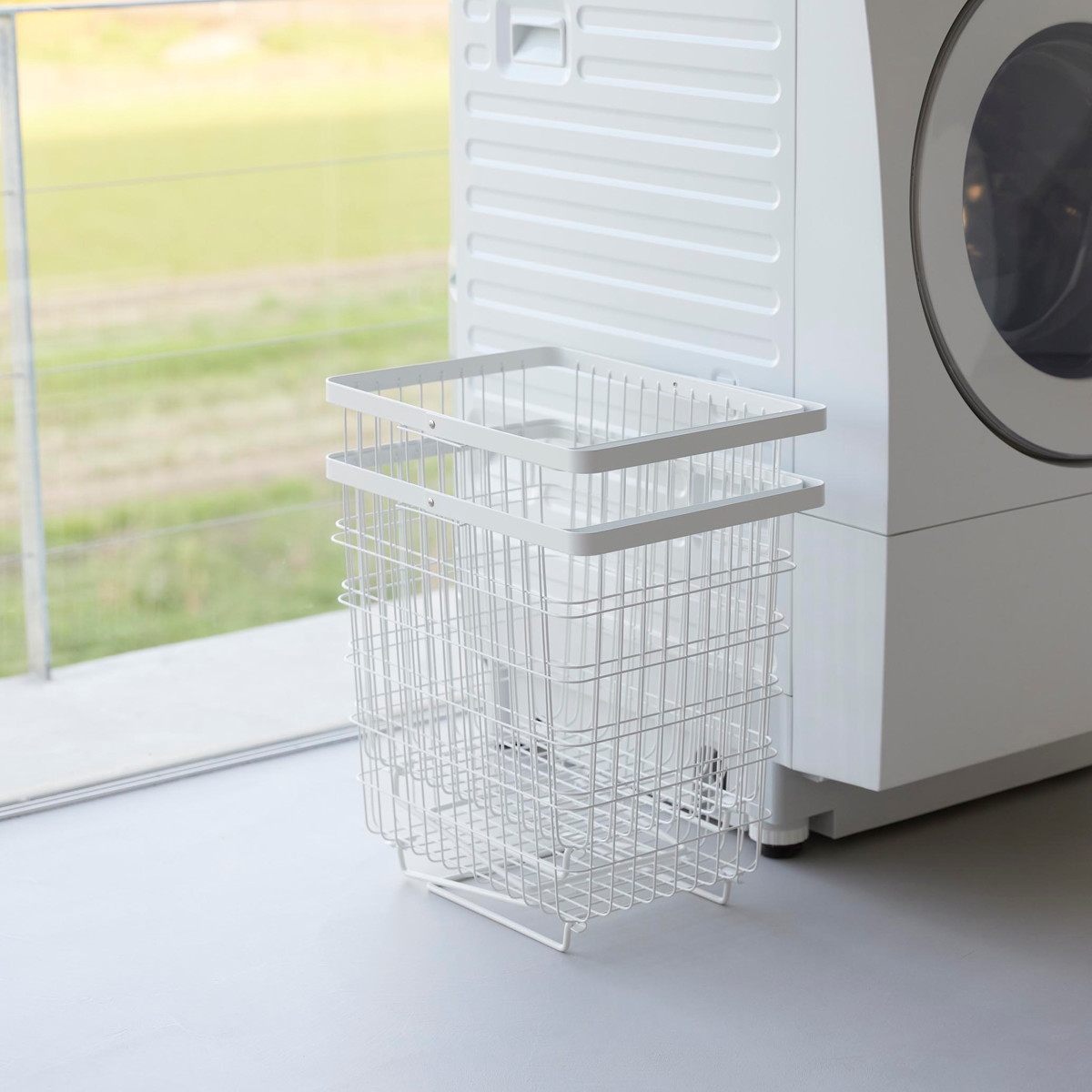 山崎実業 tower 折り畳み脚付きランドリーバスケット タワー ( 4903208014625 タワーシリーズ ランドリーバスケット 脚付き 折りたたみ脚付き バスケット 洗濯かご ランドリー ワイヤー 洗濯カゴ 洗濯物入れ 脚付きバスケット ) 【ブラック】 ブラック