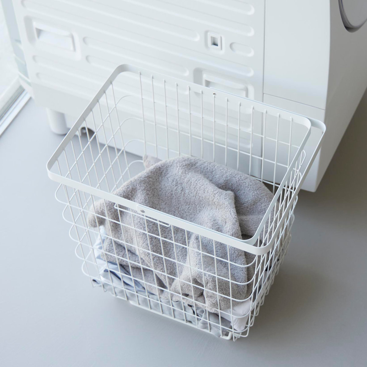 山崎実業 tower 折り畳み脚付きランドリーバスケット タワー ( 4903208014625 タワーシリーズ ランドリーバスケット 脚付き 折りたたみ脚付き バスケット 洗濯かご ランドリー ワイヤー 洗濯カゴ 洗濯物入れ 脚付きバスケット ) 【ブラック】 ブラック