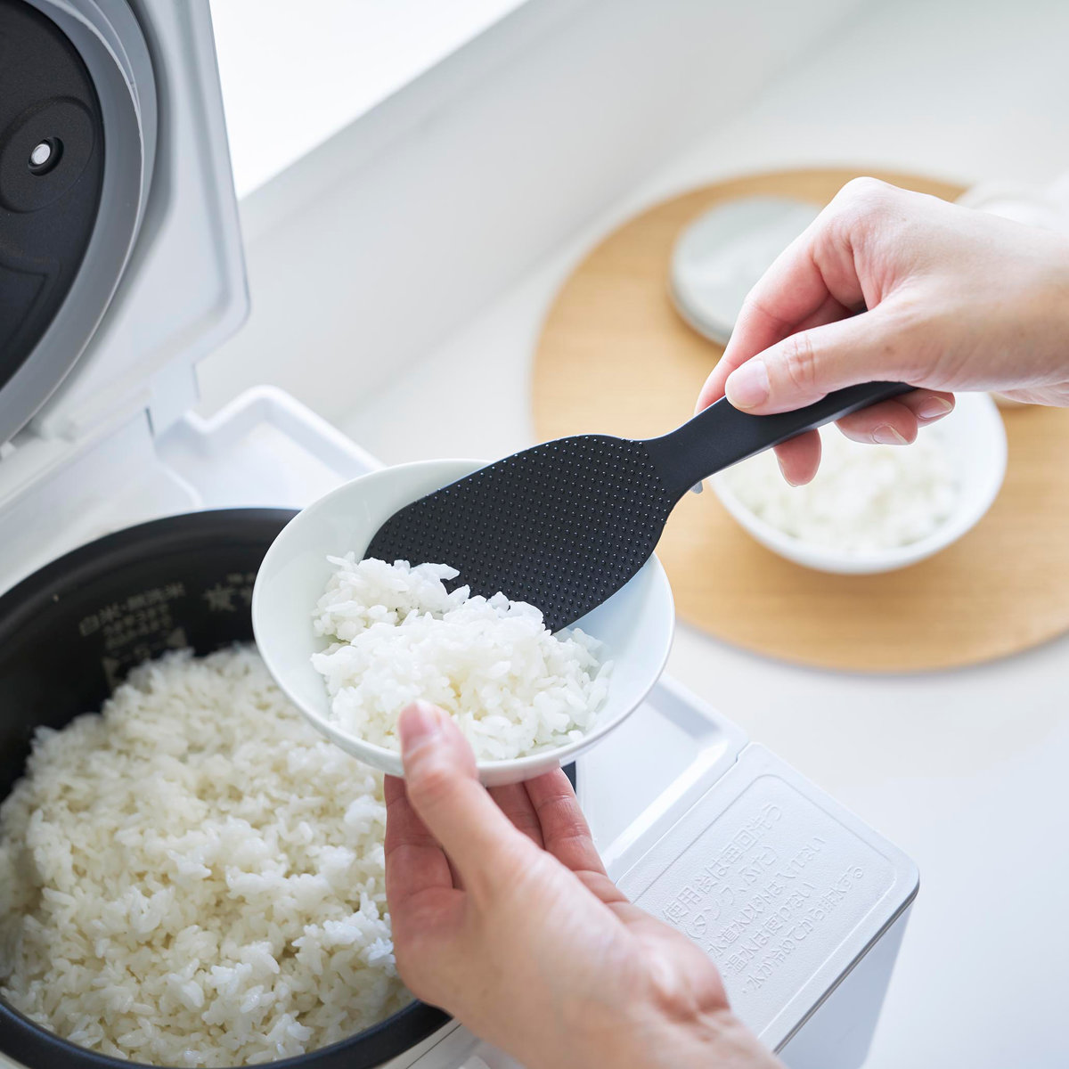 山崎実業 tower 立って置けるしゃもじ タワー スリム ( 4903208047586 タワーシリーズ しゃもじ 立つ 食洗機対応 立つしゃもじ シャモジ 杓文字 立つ杓文字 立つシャモジ 自立しゃもじ 食器洗い乾燥機 食器洗い乾燥機対応 置く ) 【ホワイト】 ホワイト