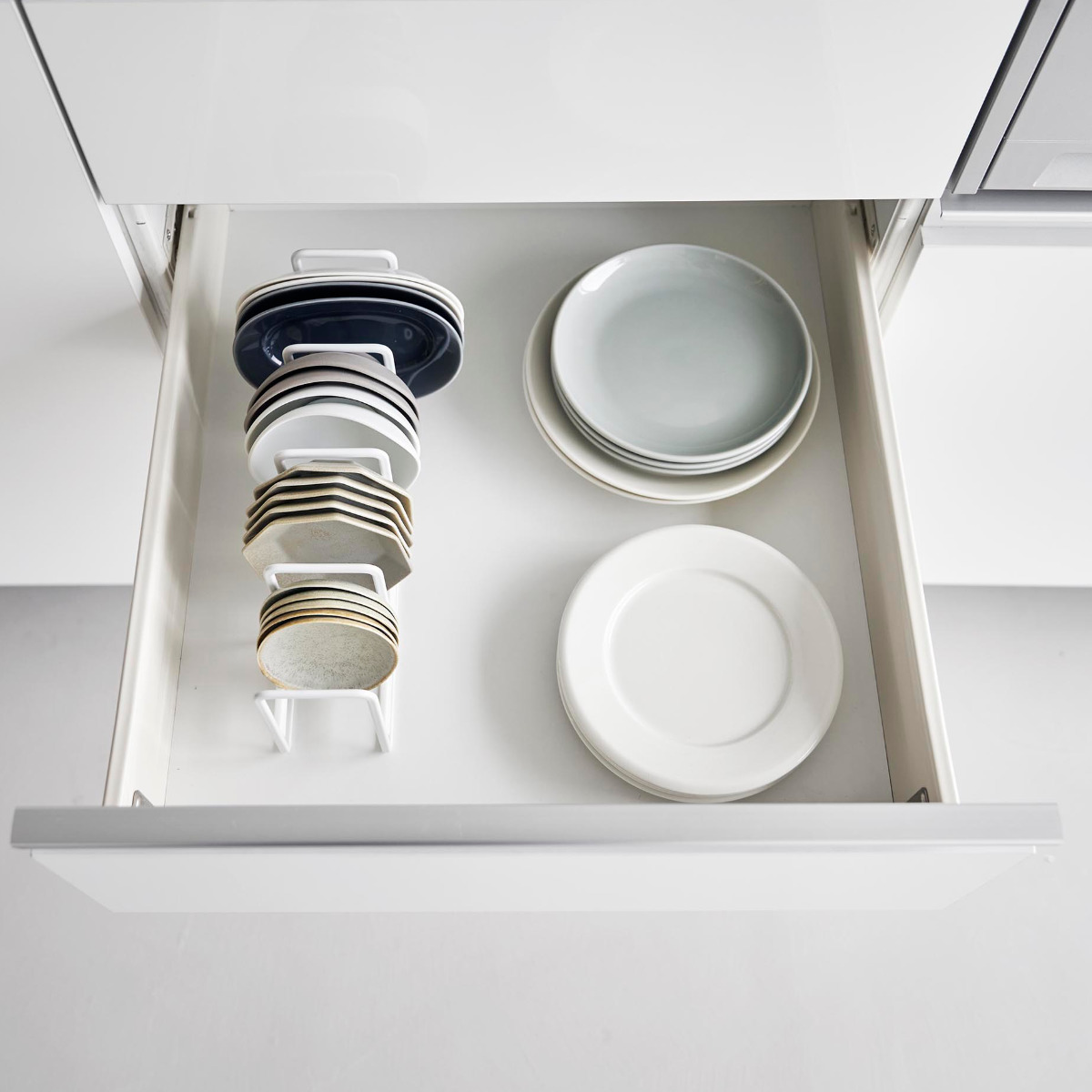 山崎実業 tower 豆皿収納ラック タワー ( 4903208013956 タワーシリーズ 豆皿 収納ラック 豆皿収納 お皿 スタンド 皿スタンド プレートスタンド 省スペース ディッシュ ラック 収納 食器 皿 食器立て 食器棚収納 プレート ) 【ホワイト】 ホワイト