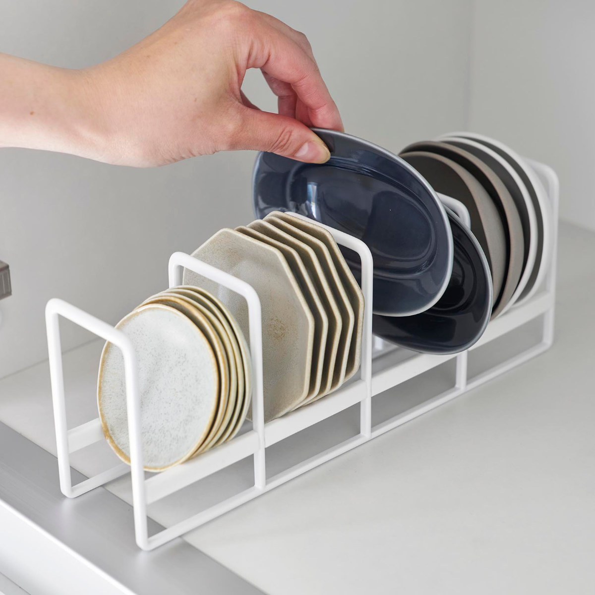 山崎実業 tower 豆皿収納ラック タワー ( 4903208013956 タワーシリーズ 豆皿 収納ラック 豆皿収納 お皿 スタンド 皿スタンド プレートスタンド 省スペース ディッシュ ラック 収納 食器 皿 食器立て 食器棚収納 プレート ) 【ホワイト】 ホワイト