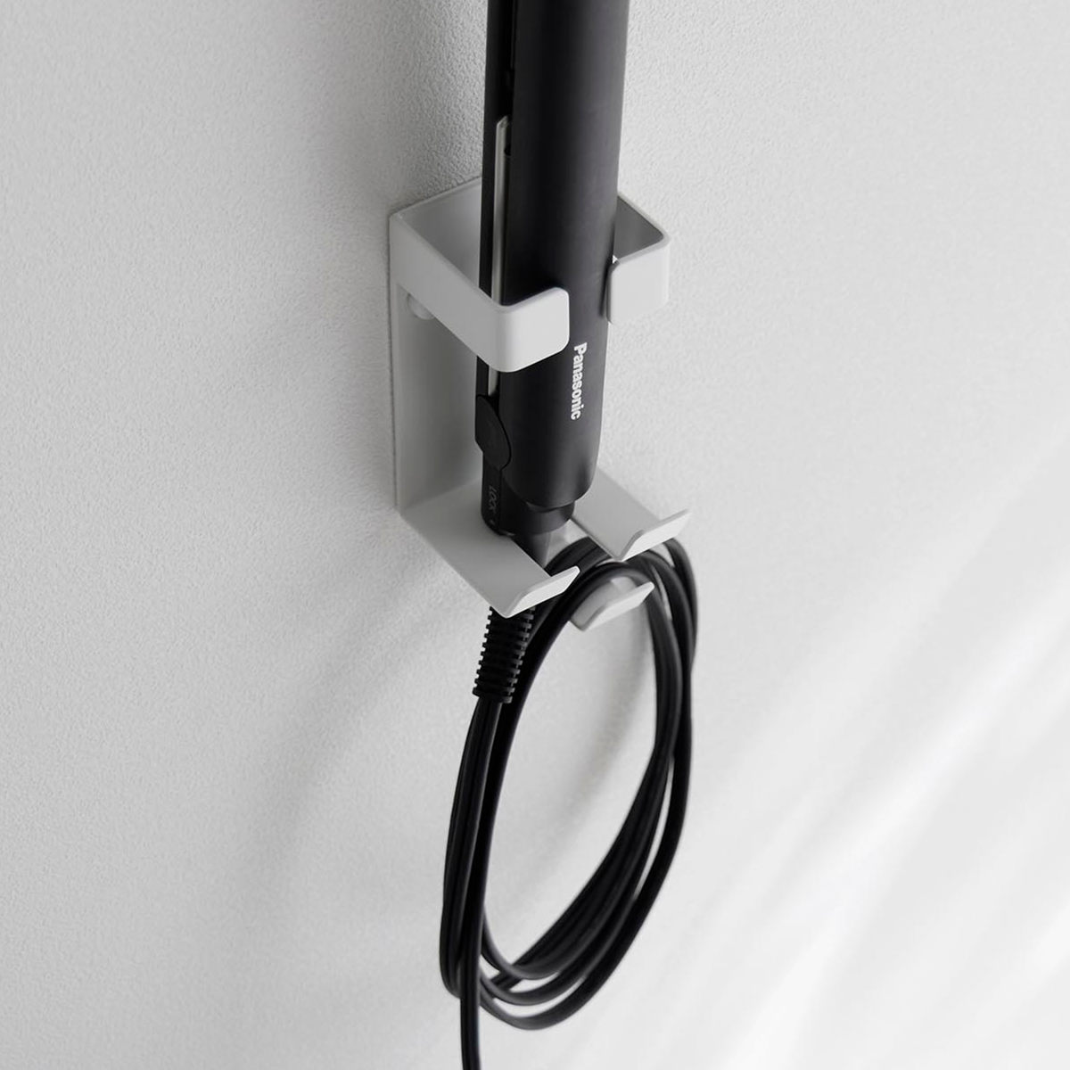 山崎実業 tower ウォールヘアーアイロンホルダー タワー 石こうボード壁対応 ( 4903208013451 タワーシリーズ ヘアーアイロンホルダー 石こうボード壁 壁面 ヘアアイロン ヘアアイロンホルダー ) 【ブラック】 ブラック