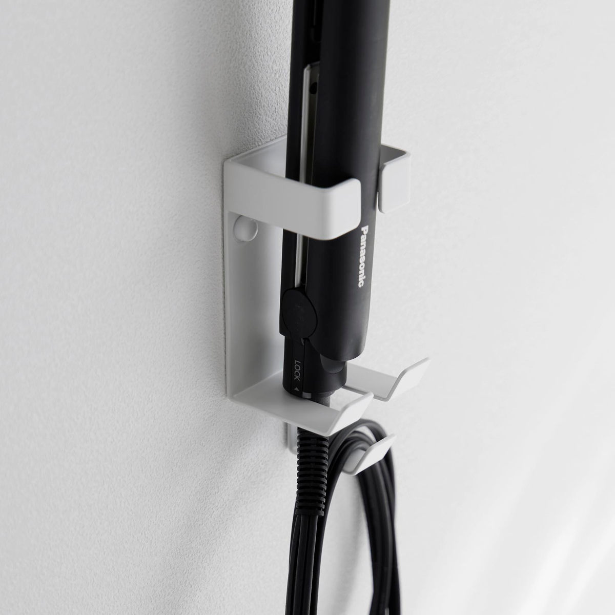 山崎実業 tower ウォールヘアーアイロンホルダー タワー 石こうボード壁対応 ( 4903208013451 タワーシリーズ ヘアーアイロンホルダー 石こうボード壁 壁面 ヘアアイロン ヘアアイロンホルダー ) 【ブラック】 ブラック