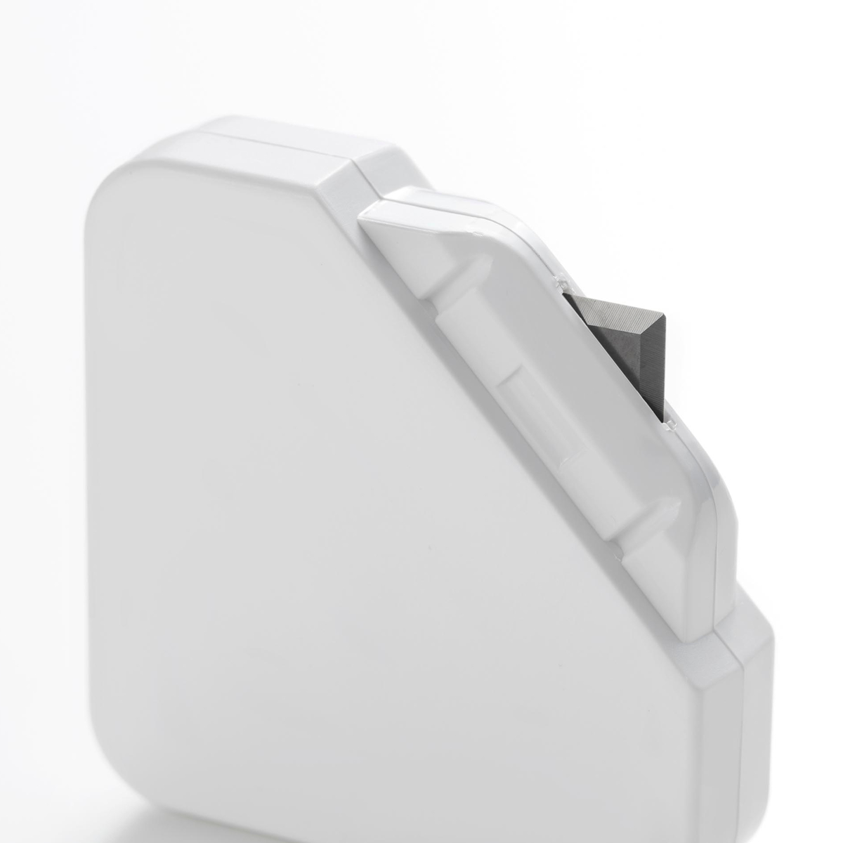 山崎実業 tower マグネットセラミックダンボールカッター タワー ( 4903208013512 タワーシリーズ ダンボールカッター 磁石 マグネット 浮かせる収納 浮かせて収納 ストラップ用穴 カッター カッターナイフ 段ボール ) 【ホワイト】 ホワイト