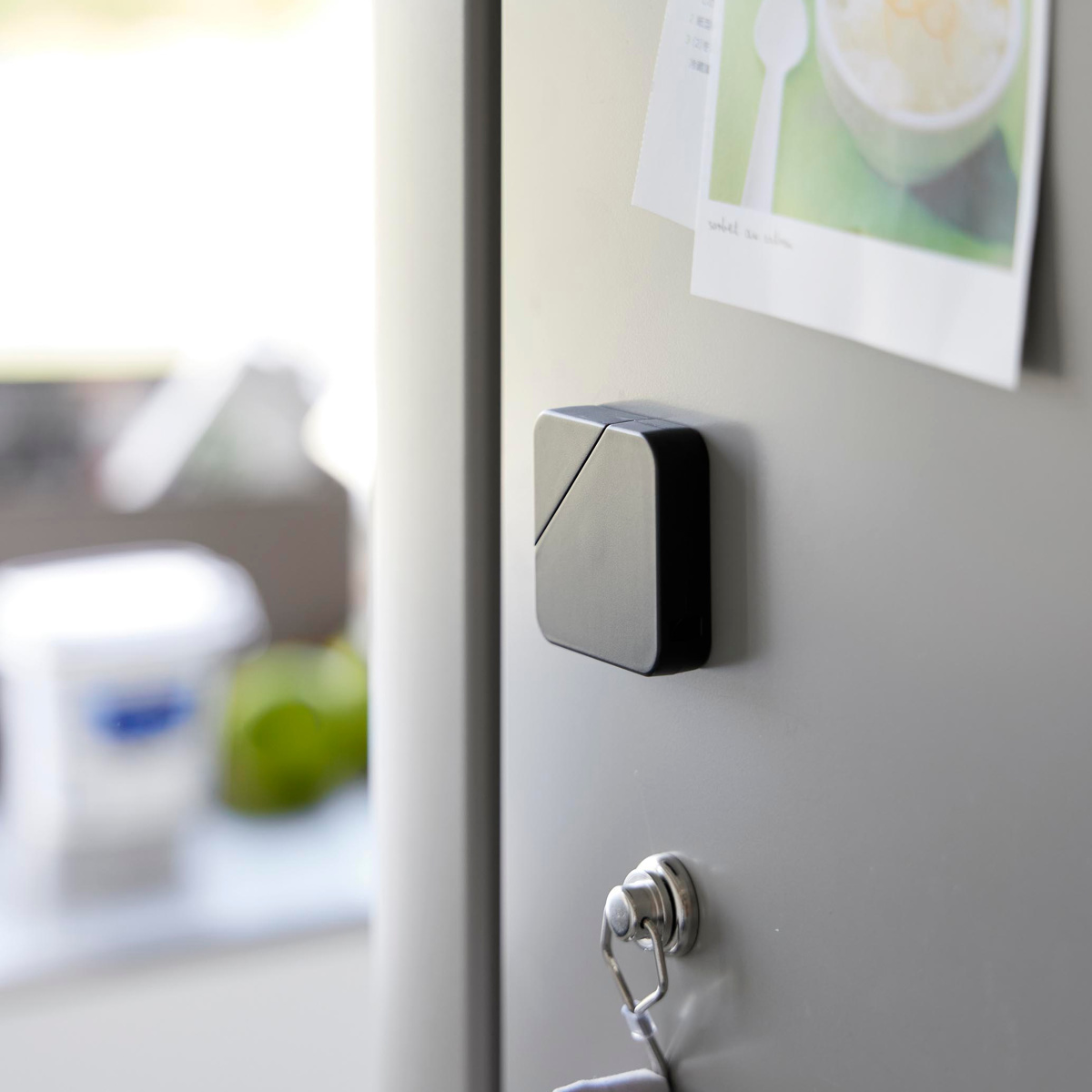 山崎実業 tower マグネットセラミックダンボールカッター タワー ( 4903208013512 タワーシリーズ ダンボールカッター 磁石 マグネット 浮かせる収納 浮かせて収納 ストラップ用穴 カッター カッターナイフ 段ボール ) 【ホワイト】 ホワイト