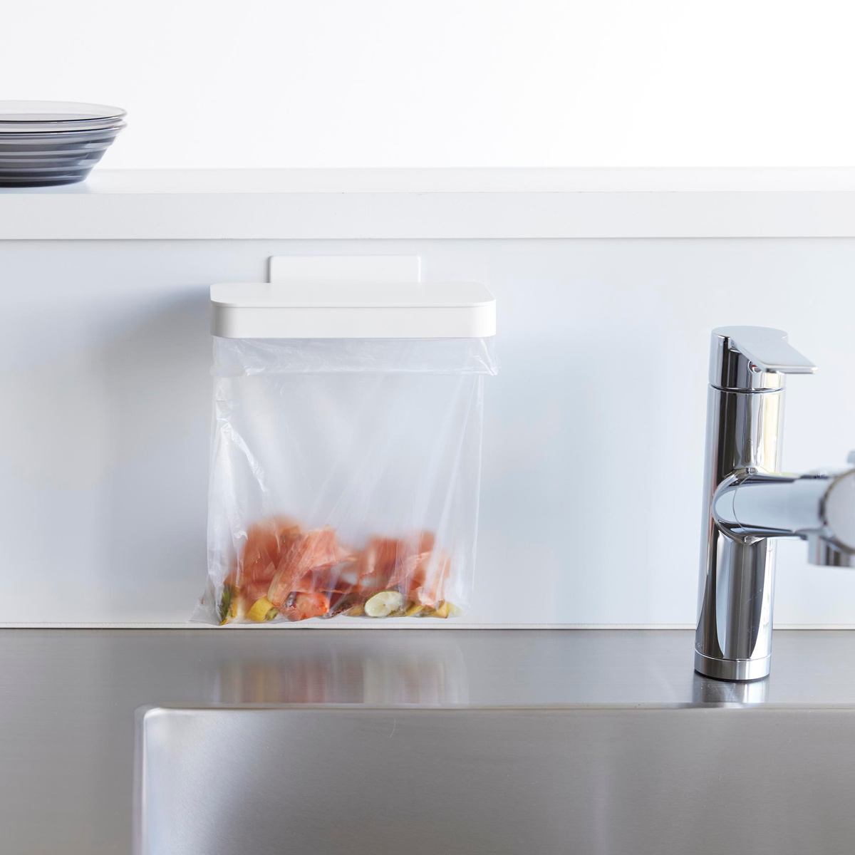 山崎実業 tower マグネット蓋付きポリ袋ホルダー タワー ( 4903208019194 タワーシリーズ 蓋付きポリ袋ホルダー マグネット 磁石 蓋付き ポリ袋ホルダー フタ付き 三角コーナー ゴミ袋ホルダー 生ゴミ ) 【ホワイト】 ホワイト