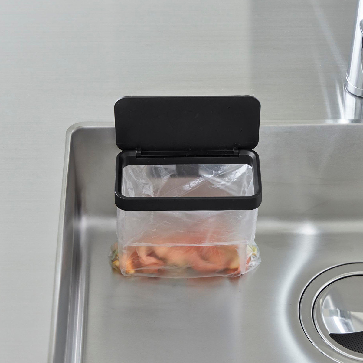 山崎実業 tower マグネット蓋付きポリ袋ホルダー タワー ( 4903208019194 タワーシリーズ 蓋付きポリ袋ホルダー マグネット 磁石 蓋付き ポリ袋ホルダー フタ付き 三角コーナー ゴミ袋ホルダー 生ゴミ ) 【ホワイト】 ホワイト