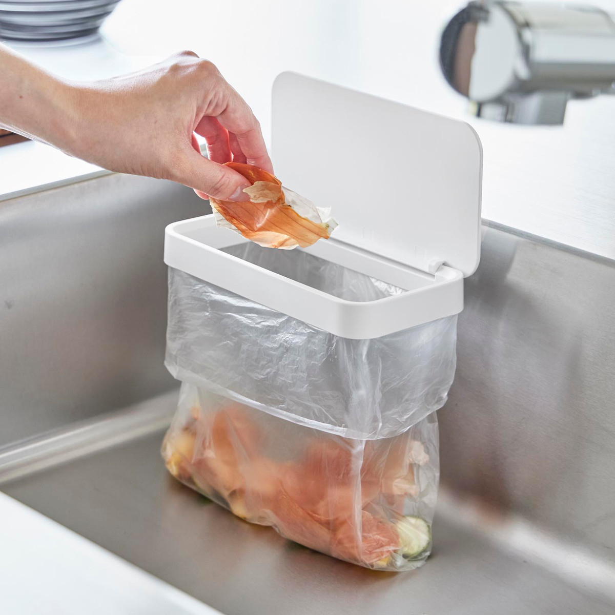 山崎実業 tower マグネット蓋付きポリ袋ホルダー タワー ( 4903208019194 タワーシリーズ 蓋付きポリ袋ホルダー マグネット 磁石 蓋付き ポリ袋ホルダー フタ付き 三角コーナー ゴミ袋ホルダー 生ゴミ ) 【ホワイト】 ホワイト