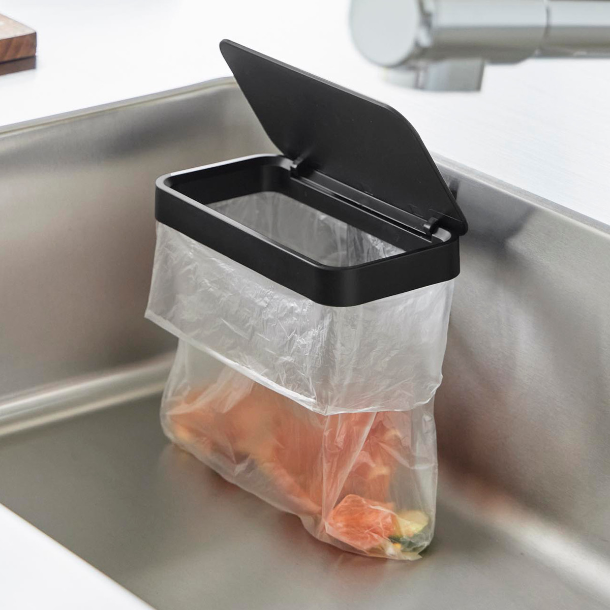 山崎実業 tower マグネット蓋付きポリ袋ホルダー タワー ( 4903208019194 タワーシリーズ 蓋付きポリ袋ホルダー マグネット 磁石 蓋付き ポリ袋ホルダー フタ付き 三角コーナー ゴミ袋ホルダー 生ゴミ ) 【ホワイト】 ホワイト