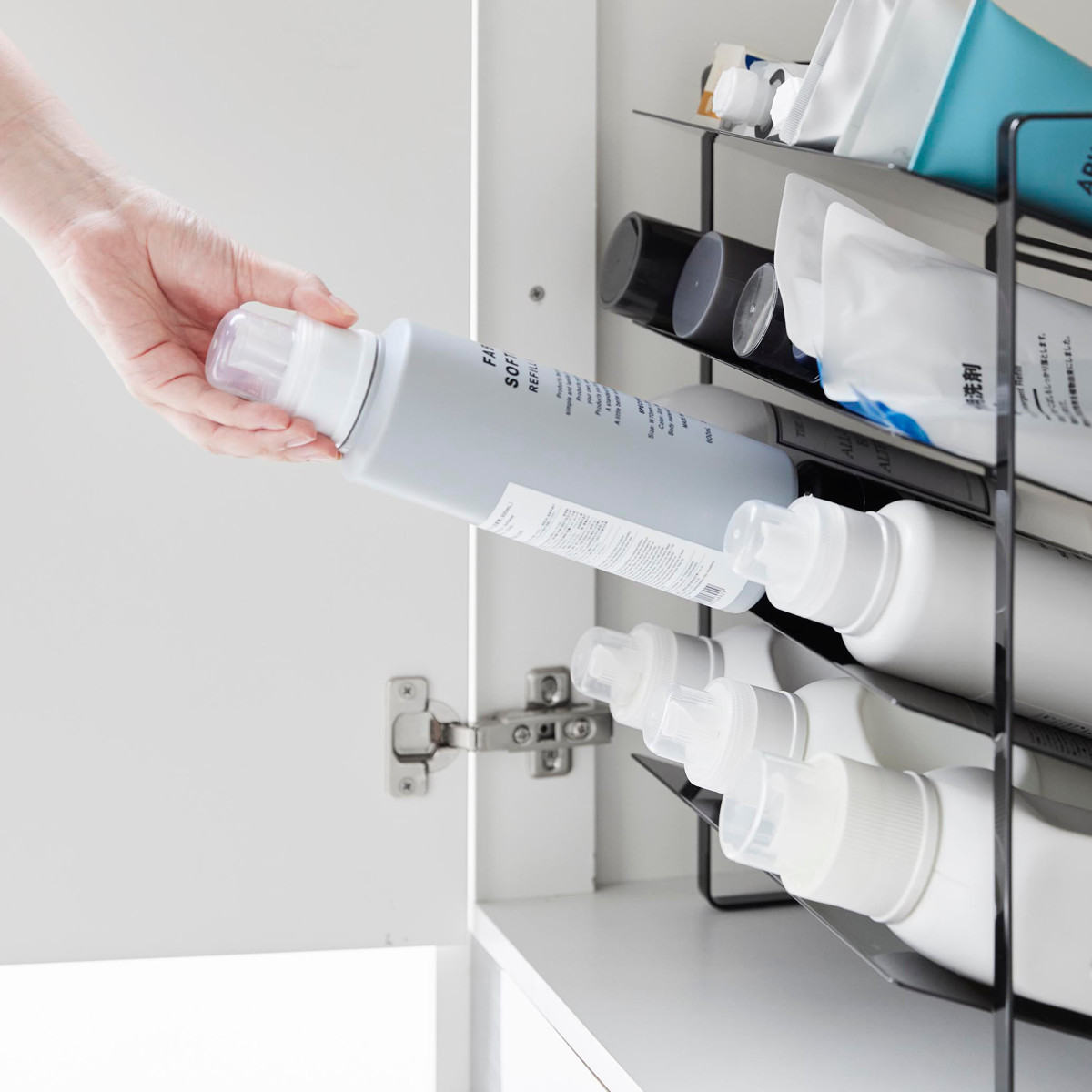 山崎実業 tower シンク下ワイドボトルストッカー タワー 4段 ( 4903208013383 タワーシリーズ ワイドボトルストッカー 4段ストッカー 天板付き シンク下 天板付きストッカー ボトルストッカー ) 【ホワイト】 ホワイト