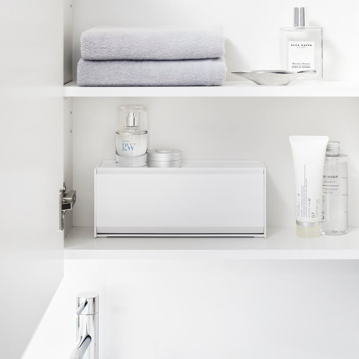 山崎実業 tower ウォール洗面収納ケース タワー 石こうボード壁対応 ( 4903208013550 タワーシリーズ 洗面収納ケース 石こうボード壁 壁面収納 壁面 浮かせて収納 浮かせる収納 収納ケース 洗面所 ) 【ホワイト】 ホワイト