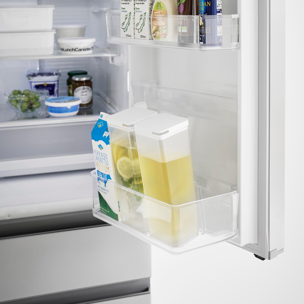 山崎実業 tower 水はね防止フィルター付き両方から注げる冷水筒 タワー ( 4903208102377 タワーシリーズ 両方から注げる冷水筒 水はね防止フィルター付き 冷水筒 ピッチャー 水差し 水さし 麦茶ポット 冷水ポット 1.2L 食洗機対応 ) 【ブラック】 ブラック