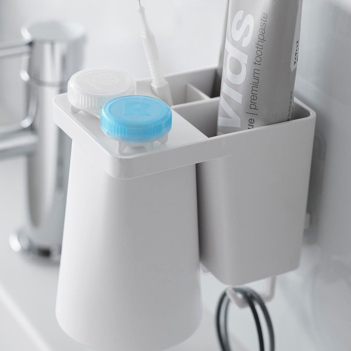 山崎実業 tower フィルムフック1人用歯ブラシホルダー&マグネットタンブラー タワー ( 4903208012959 タワーシリーズ 歯ブラシホルダー マグネットタンブラー フィルムフック フィルムフックホルダー 1人用 フック付き ) 【ブラック】 ブラック