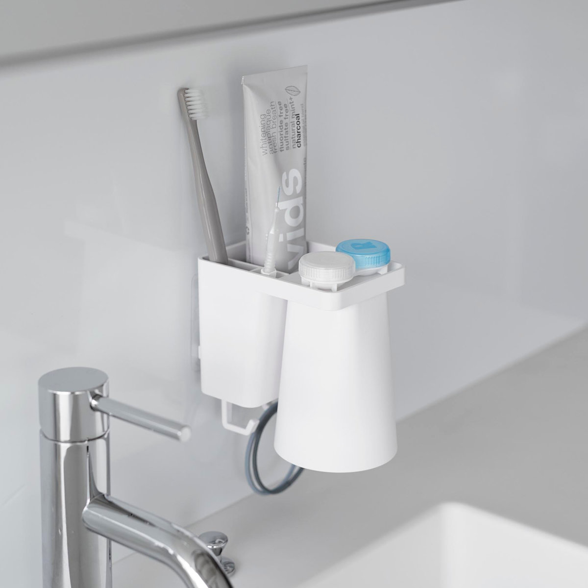 山崎実業 tower フィルムフック1人用歯ブラシホルダー&マグネットタンブラー タワー ( 4903208012959 タワーシリーズ 歯ブラシホルダー マグネットタンブラー フィルムフック フィルムフックホルダー 1人用 フック付き ) 【ブラック】 ブラック