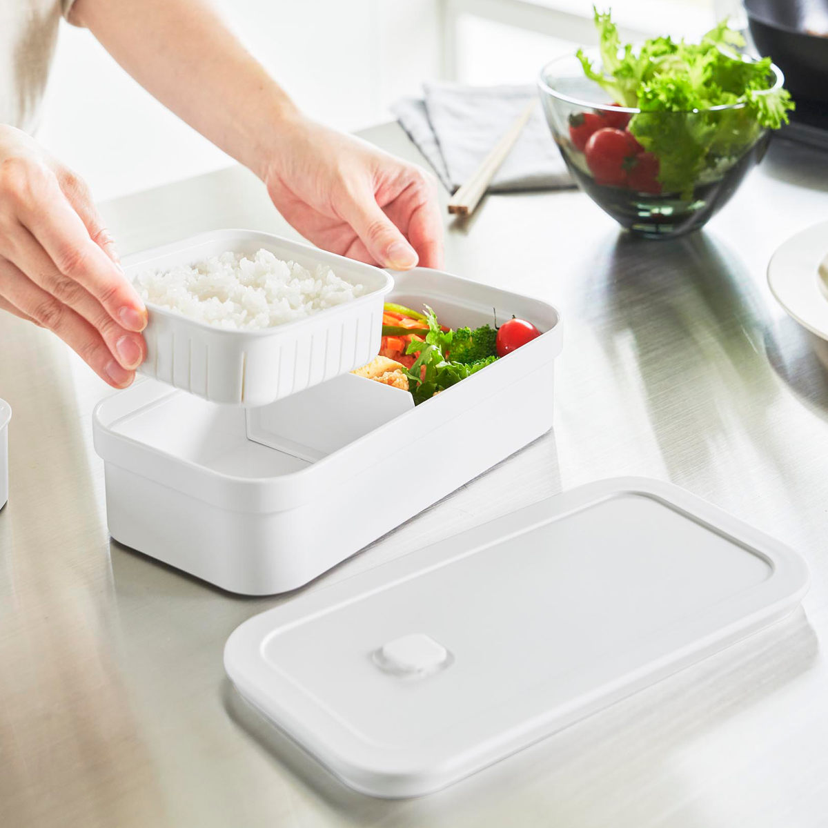 山崎実業 tower 冷凍ごはん用のザルがそのまま入るバルブ付き密閉ランチボックス タワー ( 4903208013635 タワーシリーズ ランチボックス 食洗機対応 電子レンジ対応 弁当箱 レンジ対応 食洗機 冷凍ご飯用ザル対応 ) 【ブラック】 ブラック