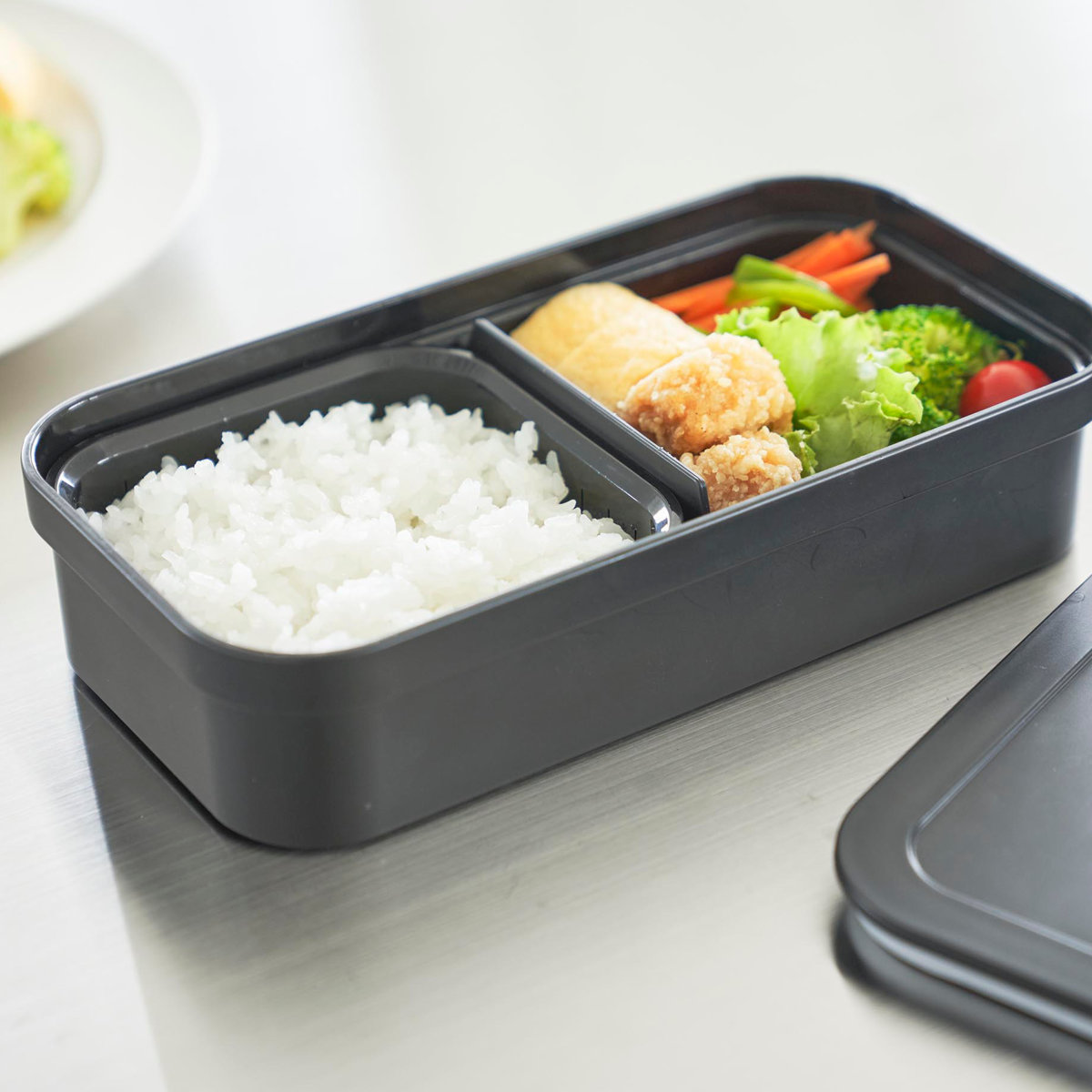 山崎実業 tower 冷凍ごはん用のザルがそのまま入るバルブ付き密閉ランチボックス タワー ( 4903208013635 タワーシリーズ ランチボックス 食洗機対応 電子レンジ対応 弁当箱 レンジ対応 食洗機 冷凍ご飯用ザル対応 ) 【ブラック】 ブラック