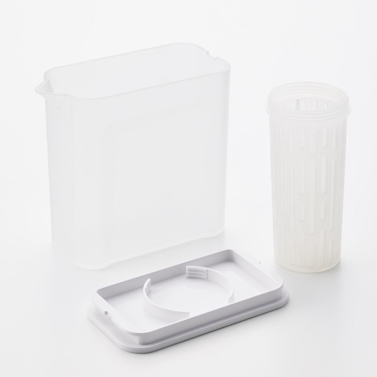 山崎実業 tower 棚に入れられる冷水筒 タワー 1L ( 4903208016902 タワーシリーズ 冷水筒 食洗機対応 1リットル ピッチャー 水差し 水さし 麦茶ポット 冷水ポット メッシュフィルター付き パッキンレス ) 【ホワイト】 ホワイト