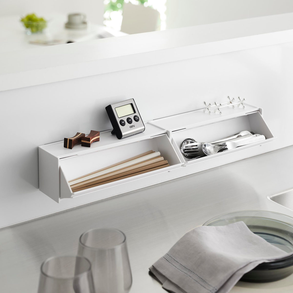 山崎実業 tower マグネットカトラリーケース タワー ( 4903208084628 タワーシリーズ カトラリーケース 磁石 マグネット 浮かせる収納 浮かせて収納 フラップ式 カトラリー収納 箸入れ 食卓 卓上 ) 【ブラック】 ブラック