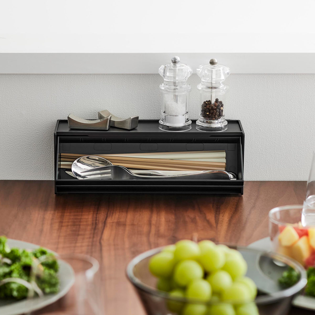 山崎実業 tower マグネットカトラリーケース タワー ( 4903208084628 タワーシリーズ カトラリーケース 磁石 マグネット 浮かせる収納 浮かせて収納 フラップ式 カトラリー収納 箸入れ 食卓 卓上 ) 【ブラック】 ブラック