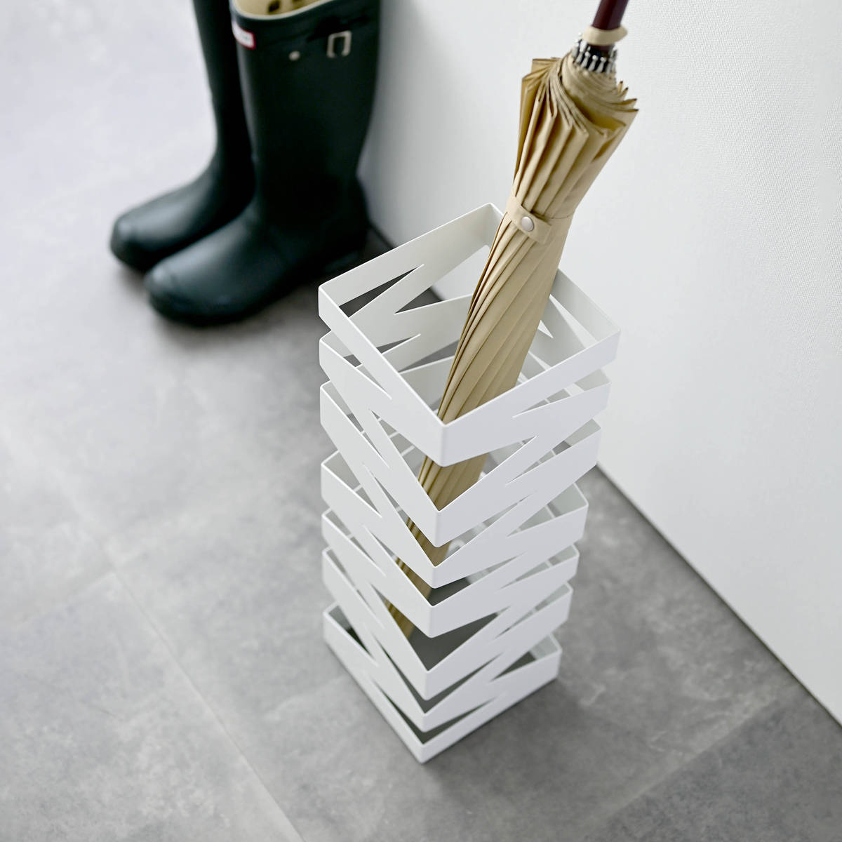 山崎実業 かさたて ロック ホワイト ( 4903208062053 かさたてロック 620 約8本 収納 スリム 傘 かさ立て かさ アンブレラスタンド 傘立 傘入れ 玄関 完成品 シンプル おしゃれ アンブレラホルダー カサ レインラック )