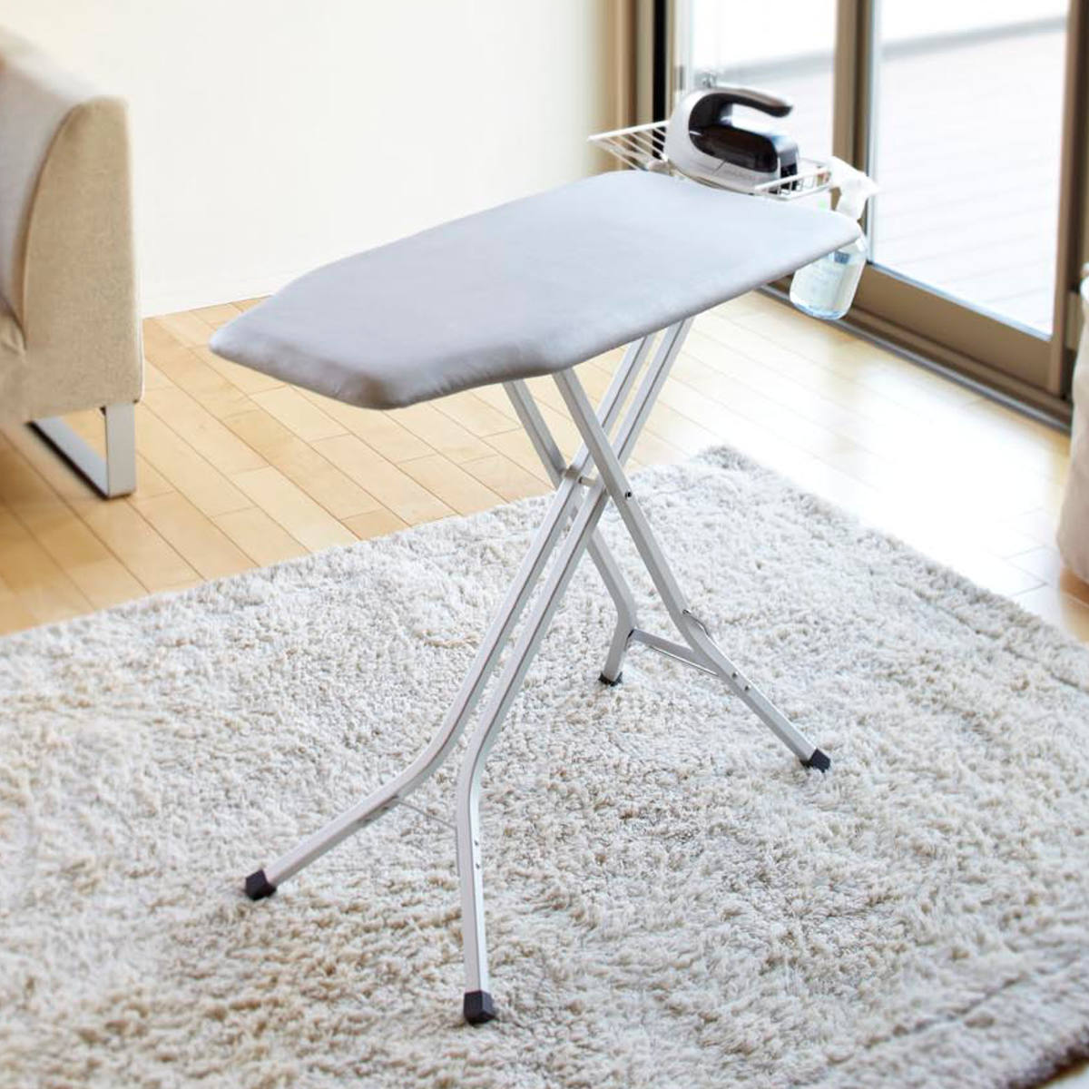 山崎実業 スタンド式解決プレス アルミ脚 ( 4903208076111 アイロン台 15段階調節 アイロン掛け 高さ調整 アルミ アイロン 台 作業台 スタンド式 アイロン置き 15段階 軽量 )