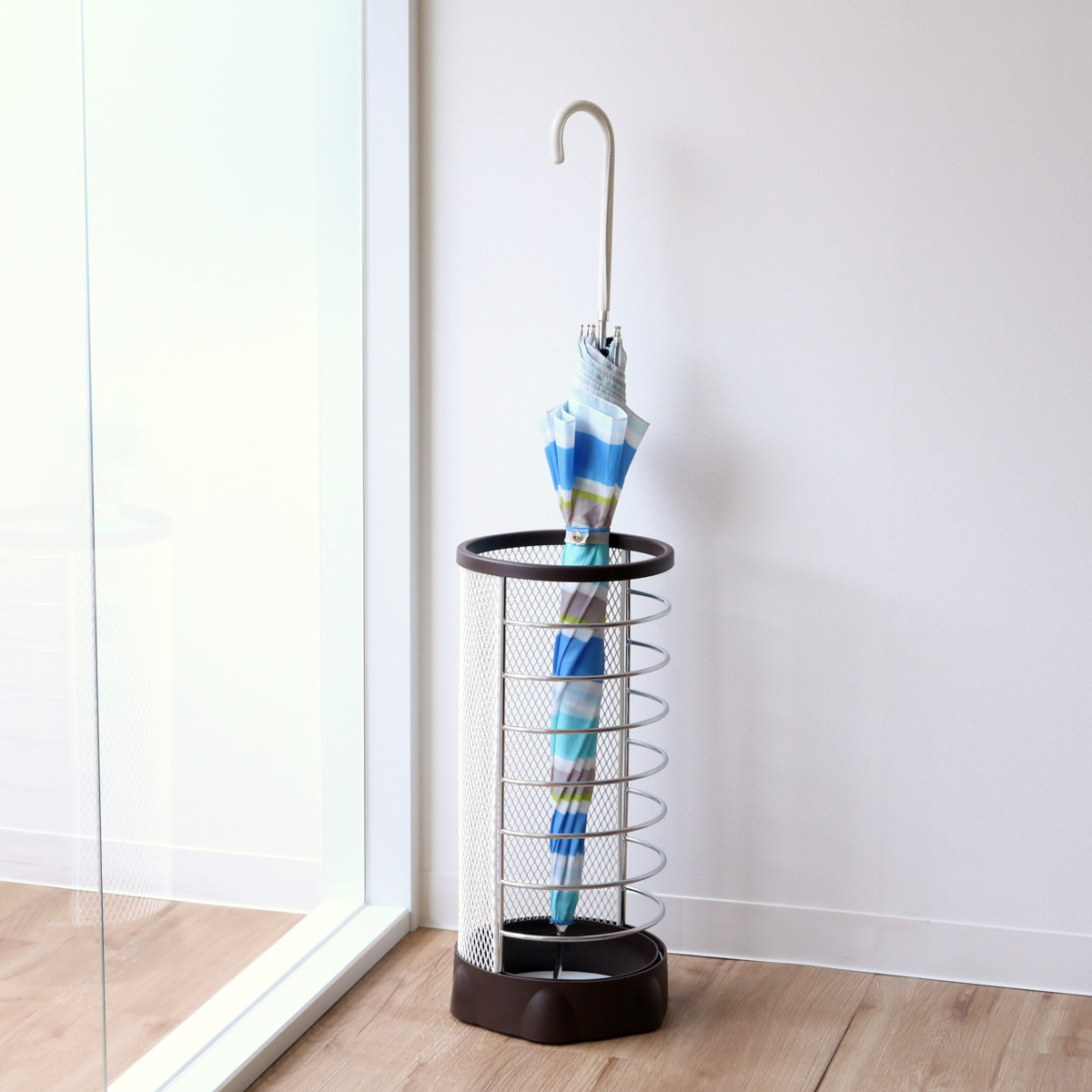 山崎実業 カサタテXチェンジ 丸型 ( 4903208061810 傘立て メッシュ 丸型 Xチェンジ 傘たて アンブレラスタンド傘 かさ立て 玄関 収納 おしゃれ スタンド カサ立て かさたて 傘置き 大容量 玄関収納 折りたたみ傘 ) 【ブラウン】 ブラウン