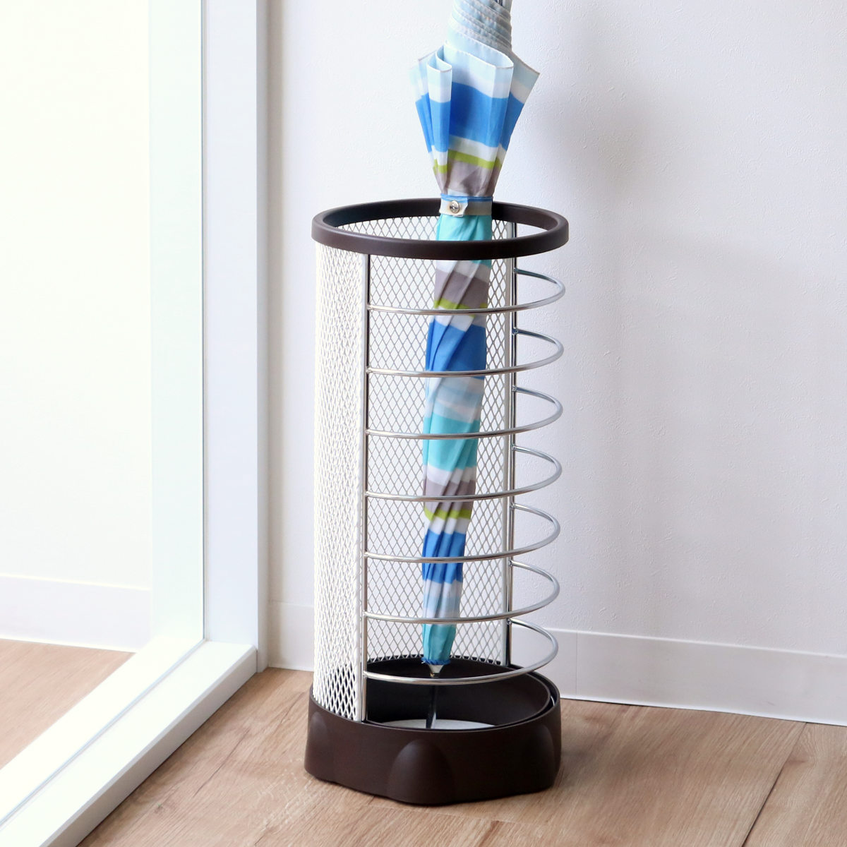 山崎実業 カサタテXチェンジ 丸型 ( 4903208061810 傘立て メッシュ 丸型 Xチェンジ 傘たて アンブレラスタンド傘 かさ立て 玄関 収納 おしゃれ スタンド カサ立て かさたて 傘置き 大容量 玄関収納 折りたたみ傘 ) 【ブラウン】 ブラウン