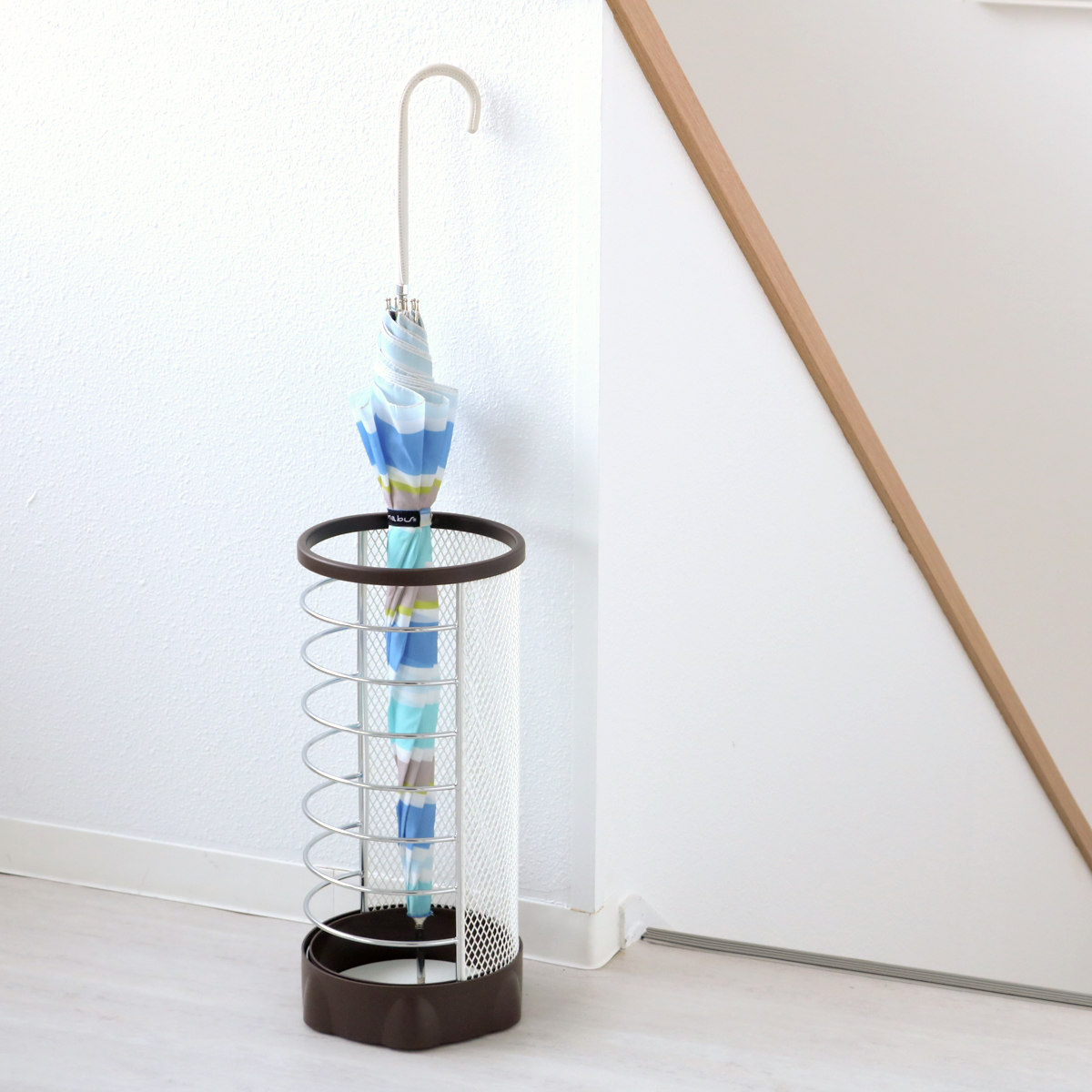 山崎実業 カサタテXチェンジ 丸型 ( 4903208061810 傘立て メッシュ 丸型 Xチェンジ 傘たて アンブレラスタンド傘 かさ立て 玄関 収納 おしゃれ スタンド カサ立て かさたて 傘置き 大容量 玄関収納 折りたたみ傘 ) 【ブラウン】 ブラウン